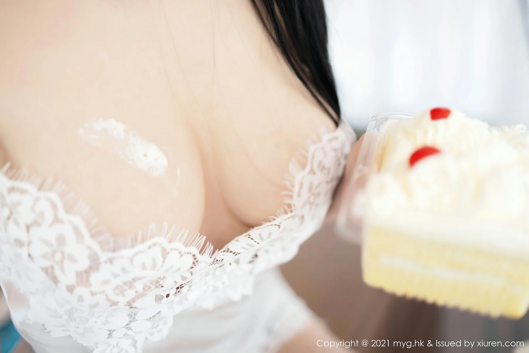 MyGirl 美媛馆 Vol.480 镂空吊裙香肩美乳 唐琪儿 - 2