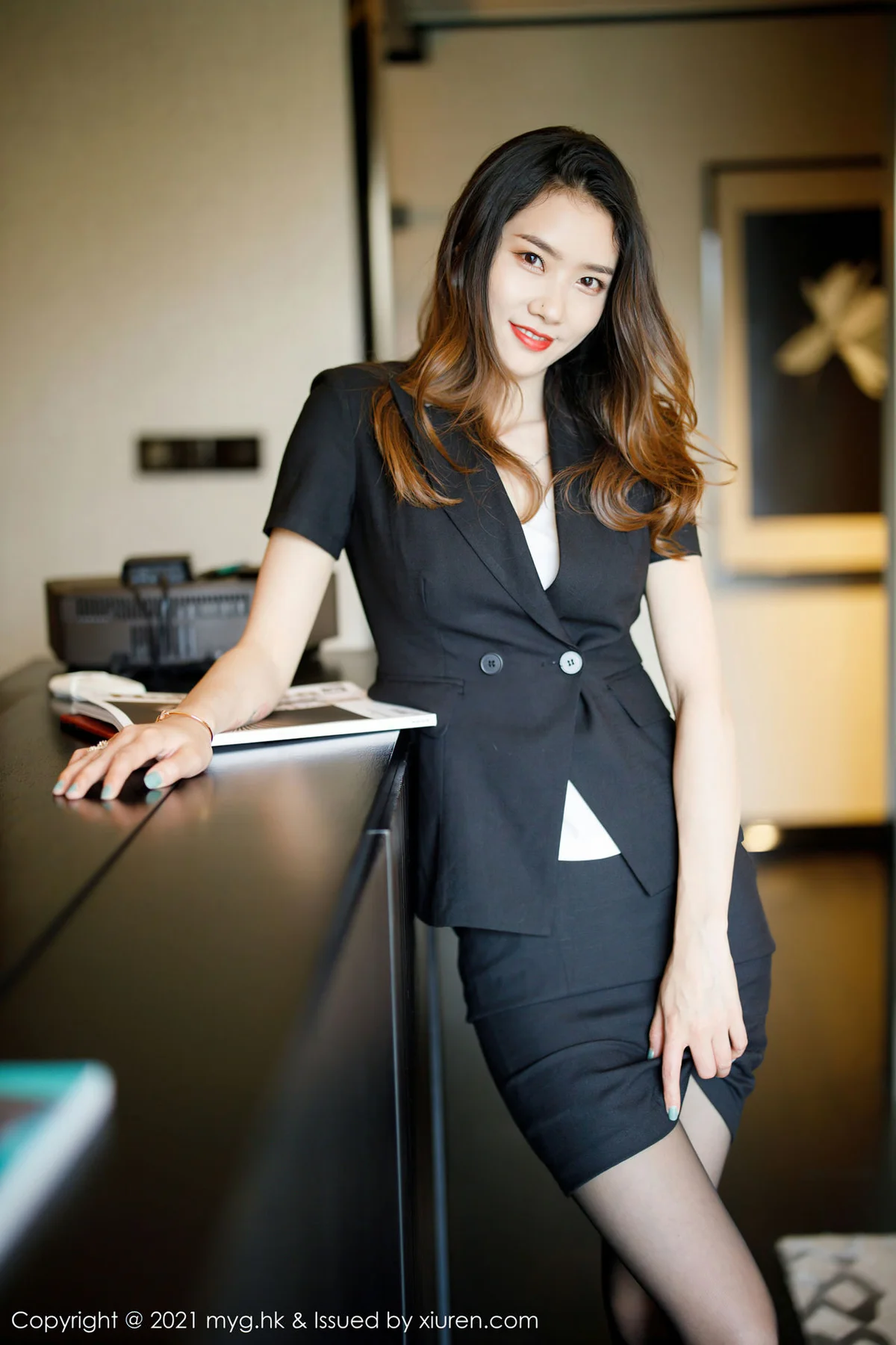 MyGirl 美媛馆 Vol.542 黑丝职业装 方子萱 江浙沪旅拍写真3 - 2