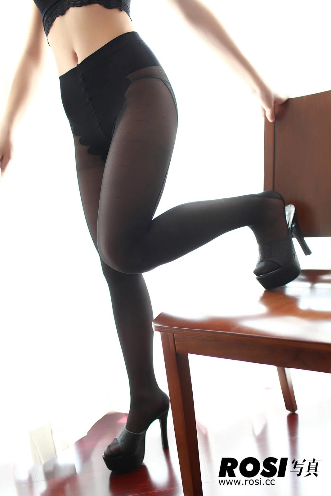 Rosi 写真 No.019 33P/12.91M - 3