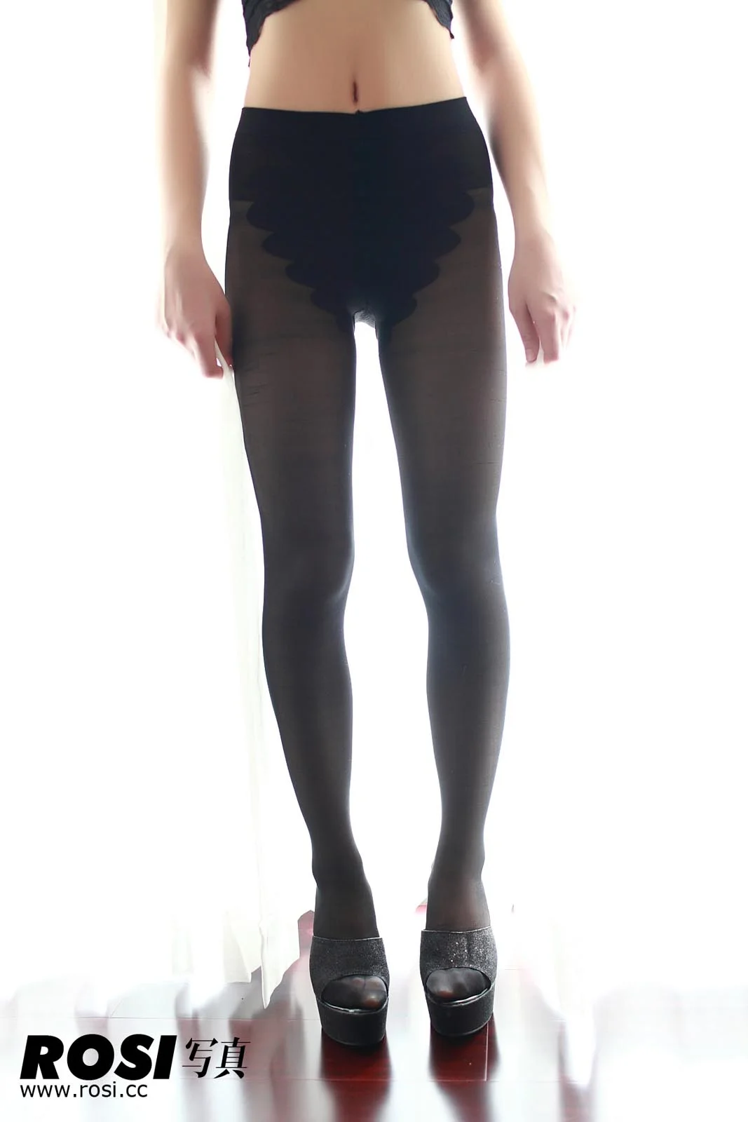 Rosi 写真 No.019 33P/12.91M - 6