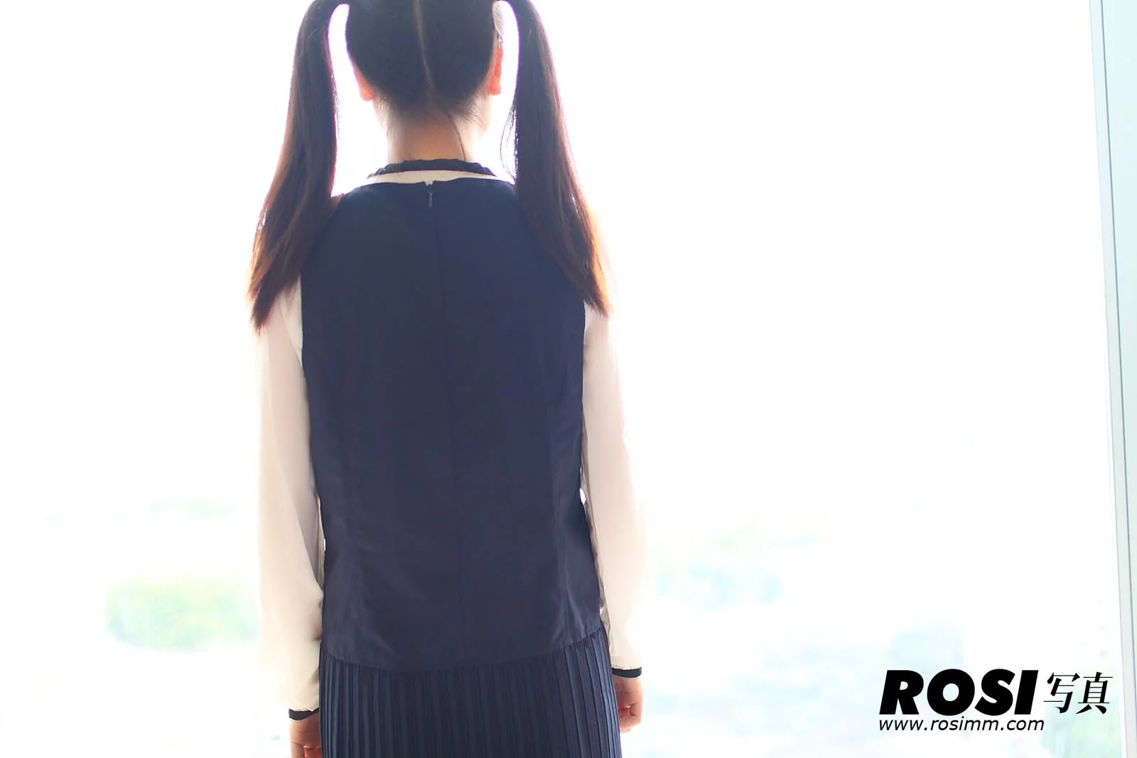 Rosi 写真 No.318 27P/18.5M - 4
