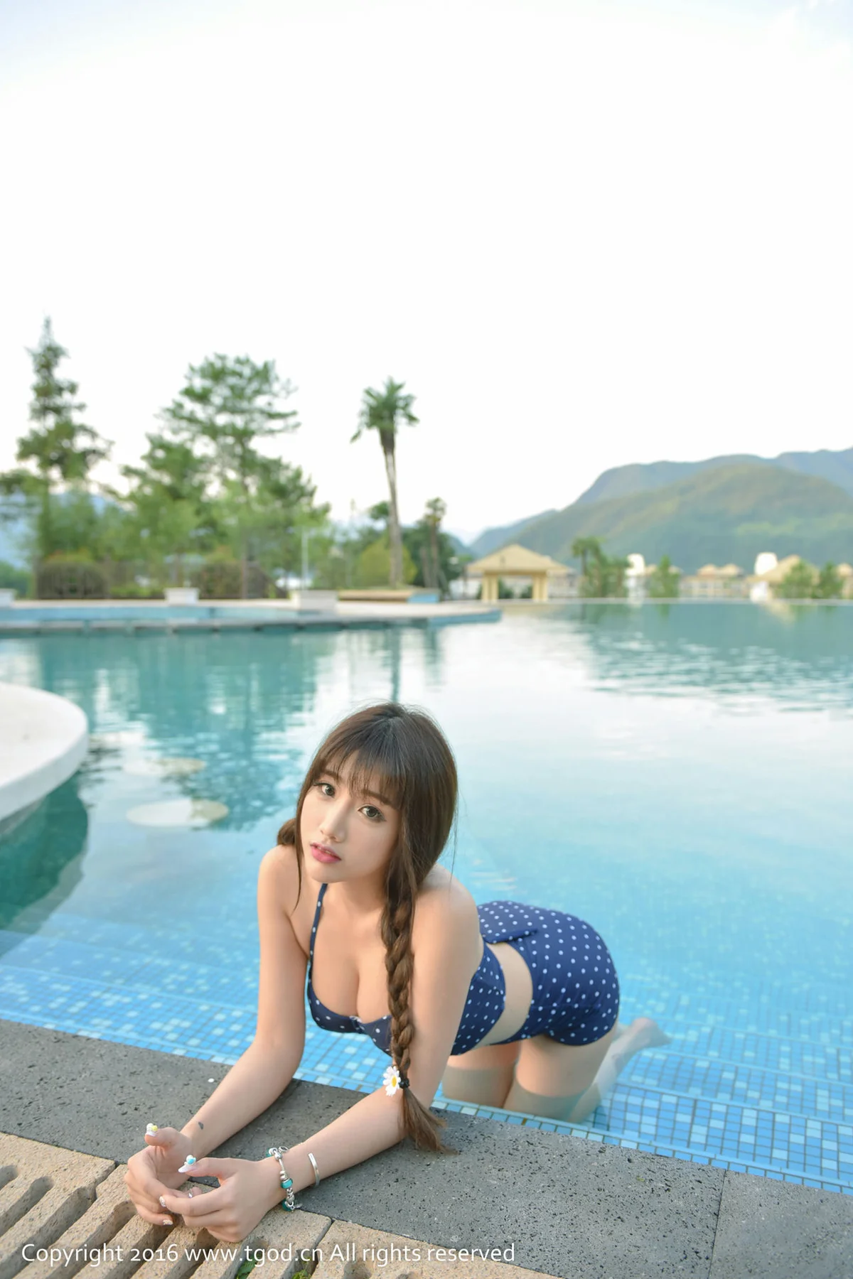 TGOD 推女神 云曼旅拍Akiki朱若慕 第五刊 - 2