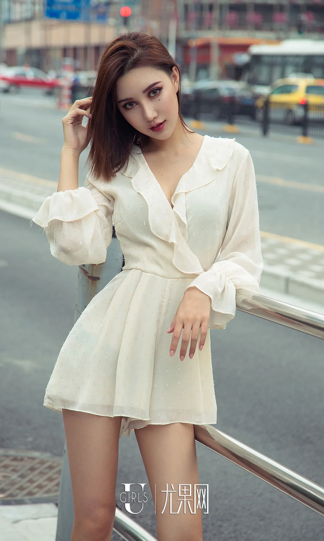 UGirls 爱尤物 No.1216 M梦baby气质街拍 短发美女写真 - 10