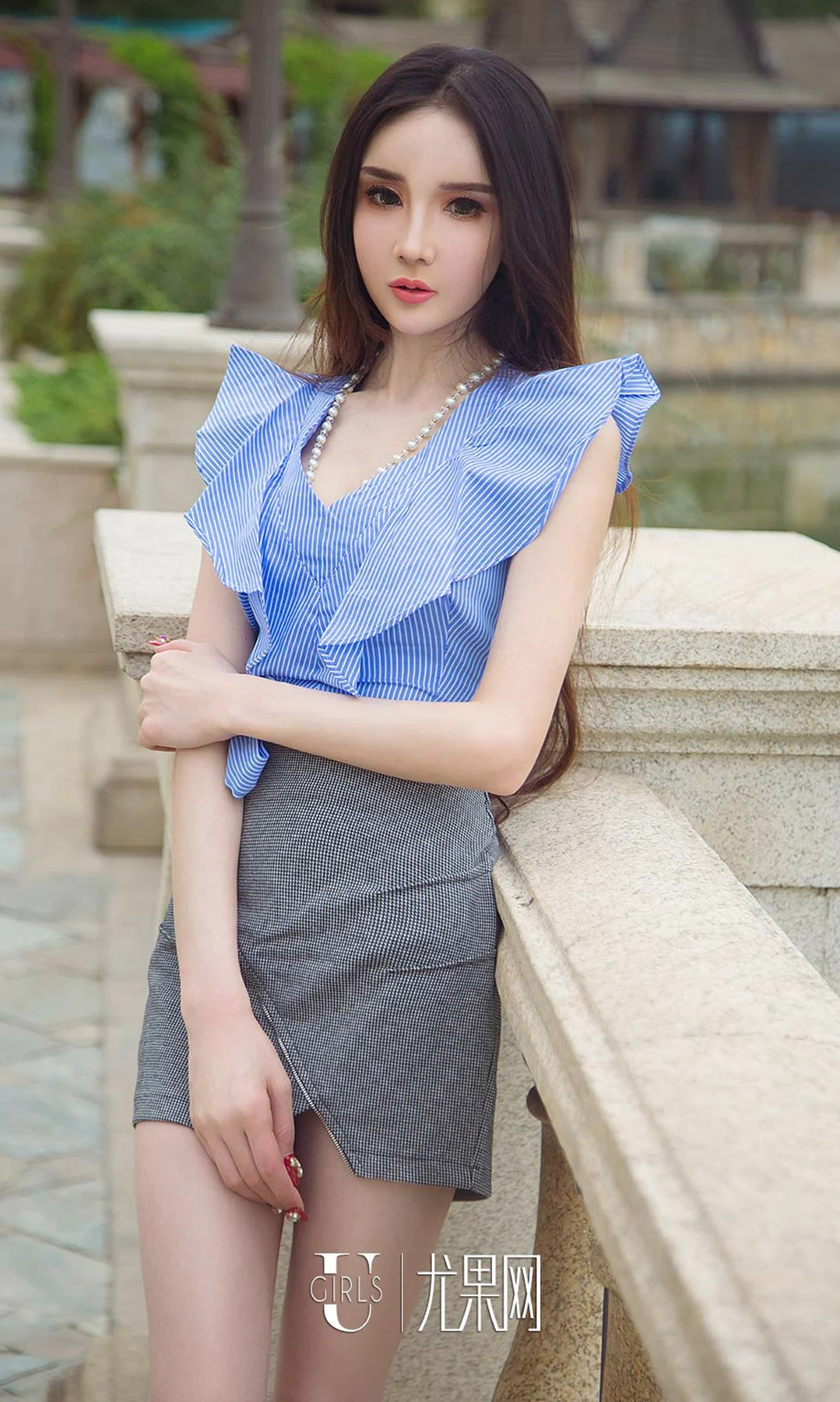 UGirls 爱尤物 No.1238 阿依努尔瓦娅街拍写真 - 2