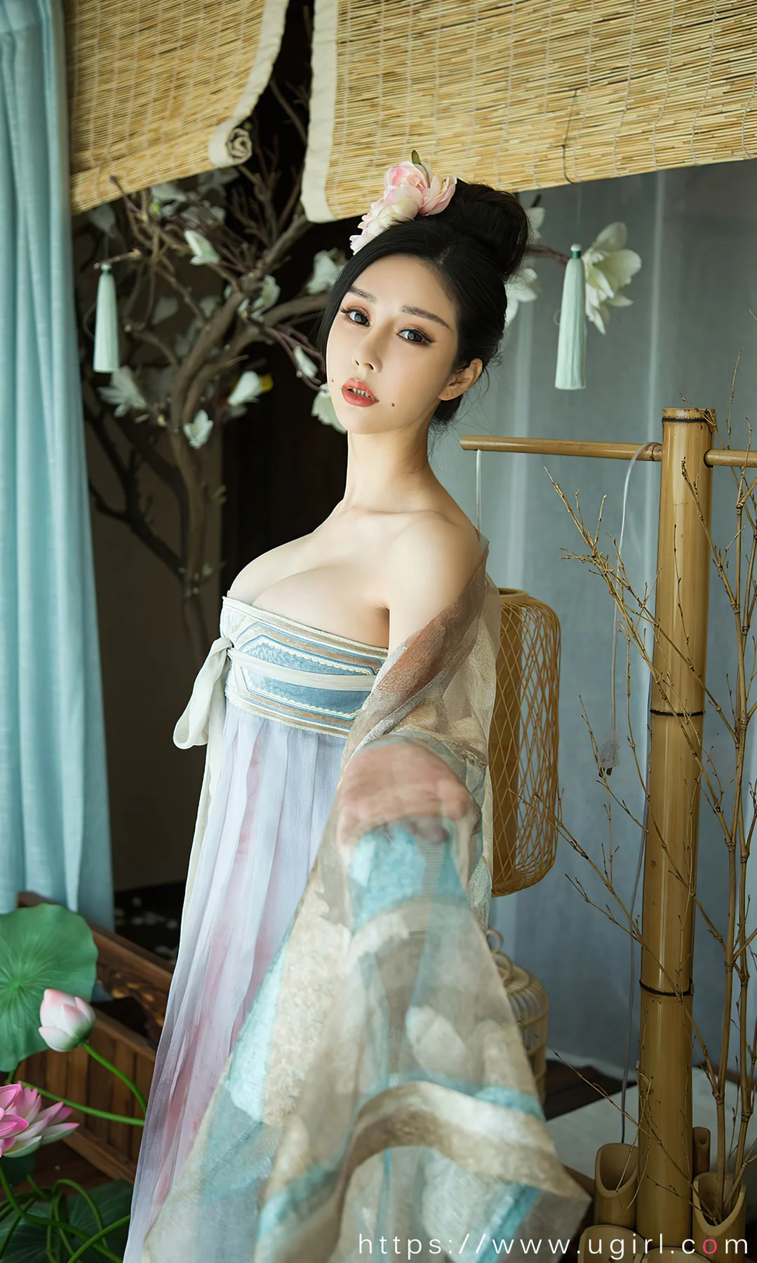 UGirls 爱尤物 No.1923 田冰冰古典优雅女人香肩爆乳 - 1