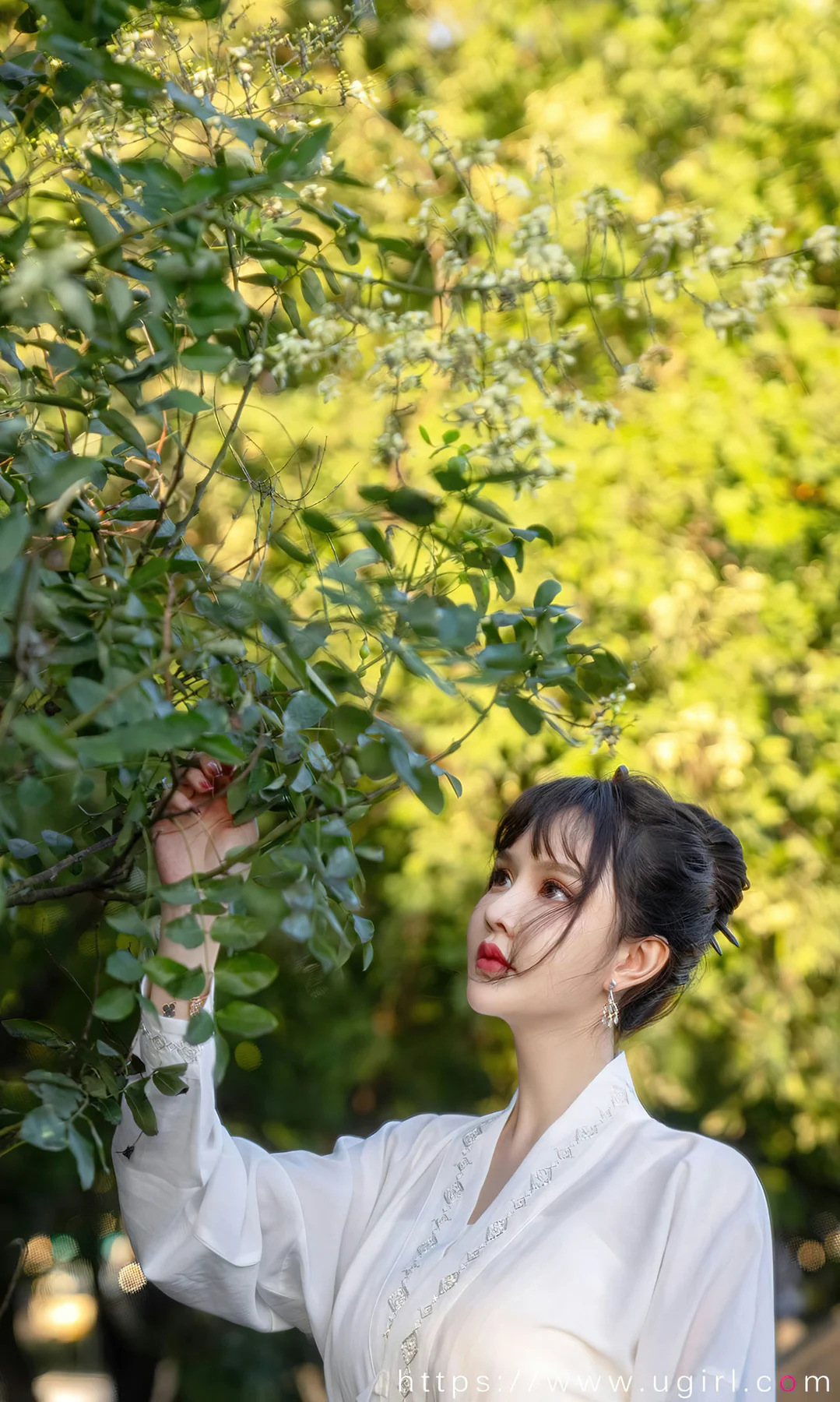 UGirls 爱尤物 No.2674 青树 节日主题写真 - 1