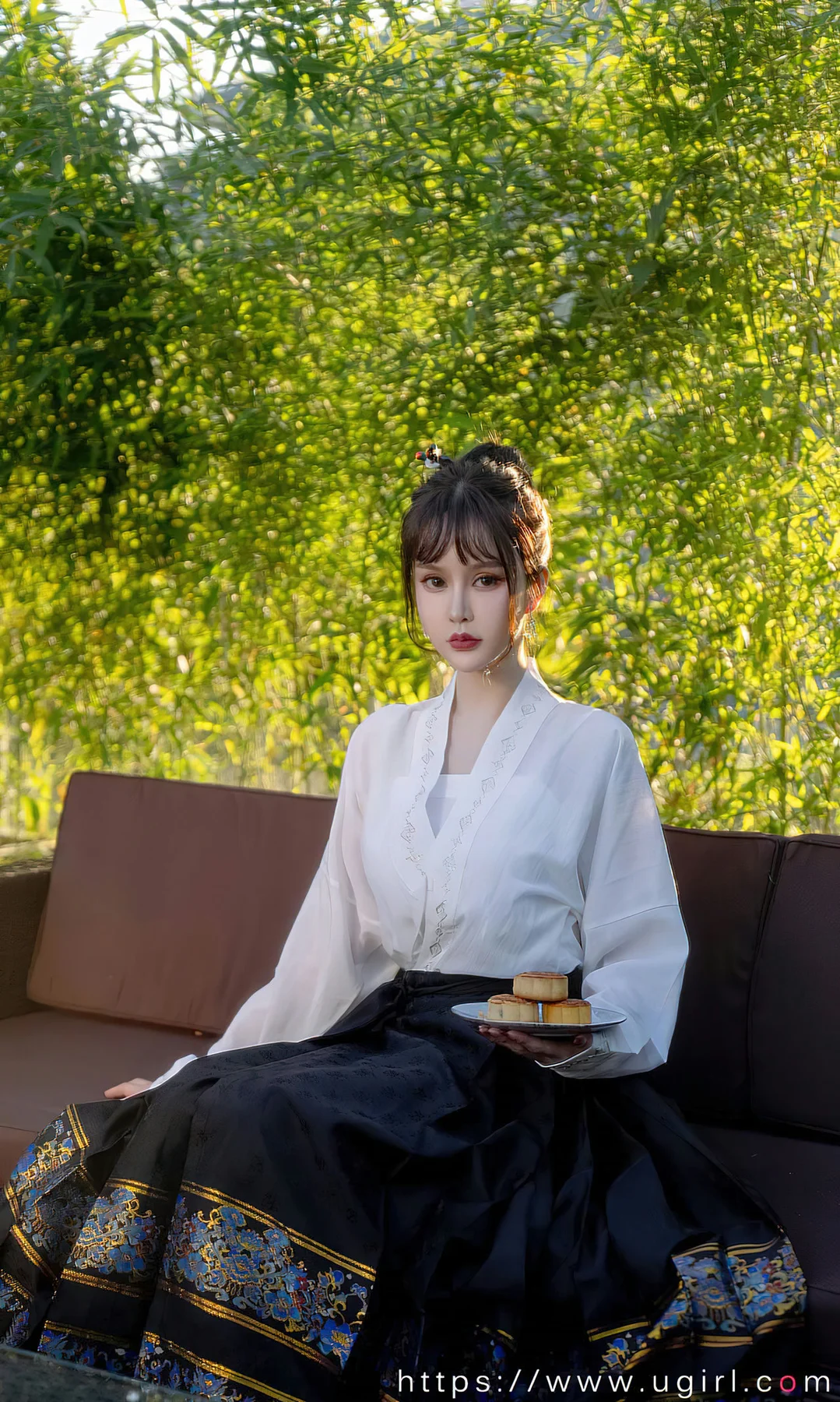 UGirls 爱尤物 No.2674 青树 节日主题写真 - 10