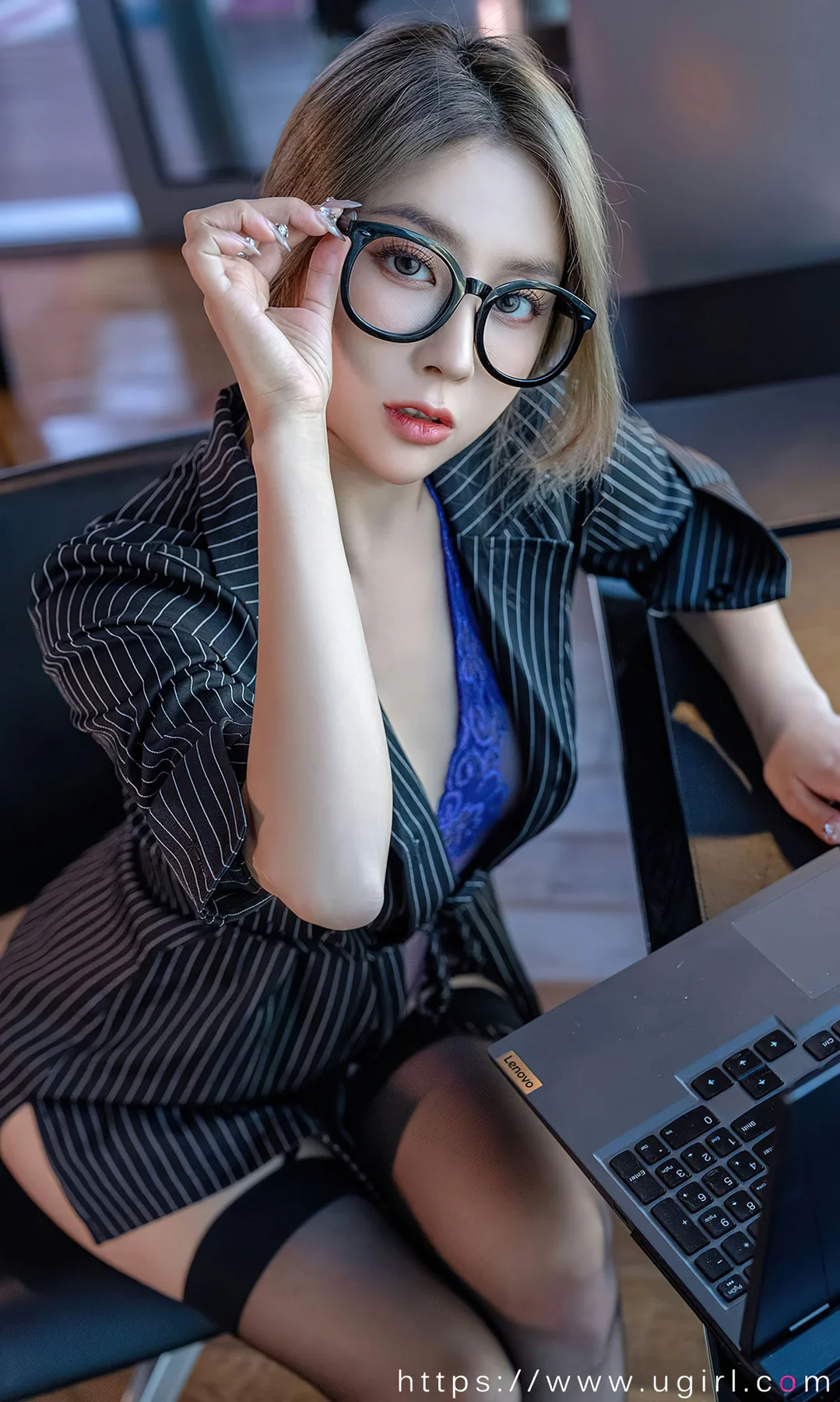 UGirls 爱尤物 No.2702 筱慧 西装加黑丝 - 7