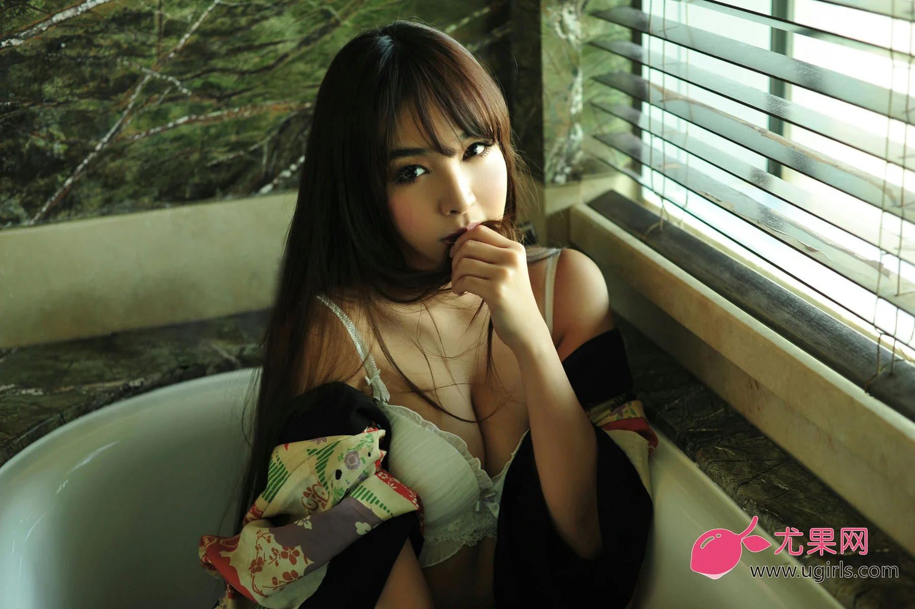 UGirls 尤果写真 No.012 Mode 张译文 - 10