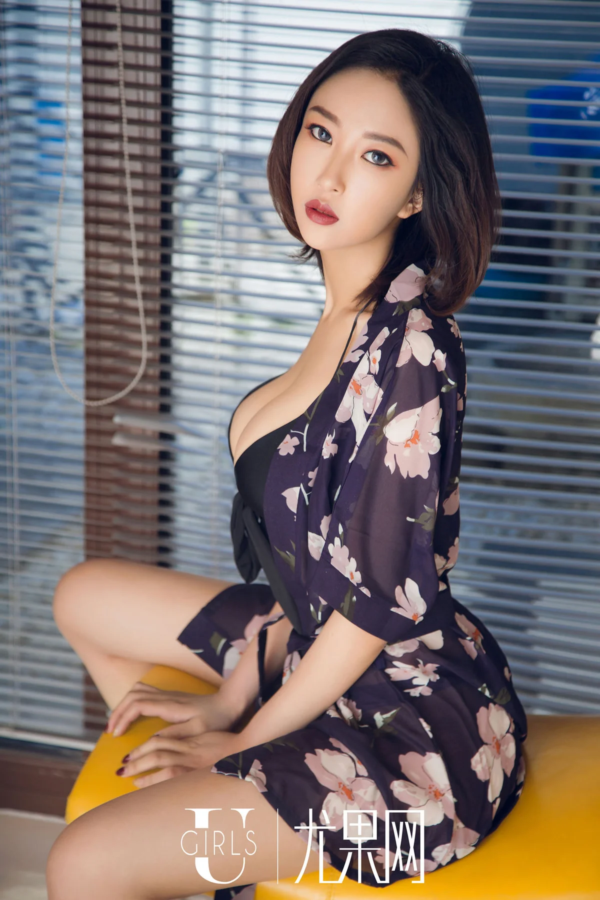 UGirls 尤果写真 No.416 栗子 酥胸短发美女 - 2