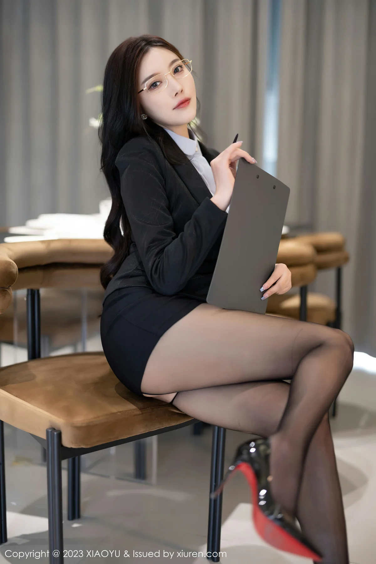 XIAOYU  语画界 Vol.1041  杨晨晨Yome 黑色职业装贵州旅拍写真11 - 1