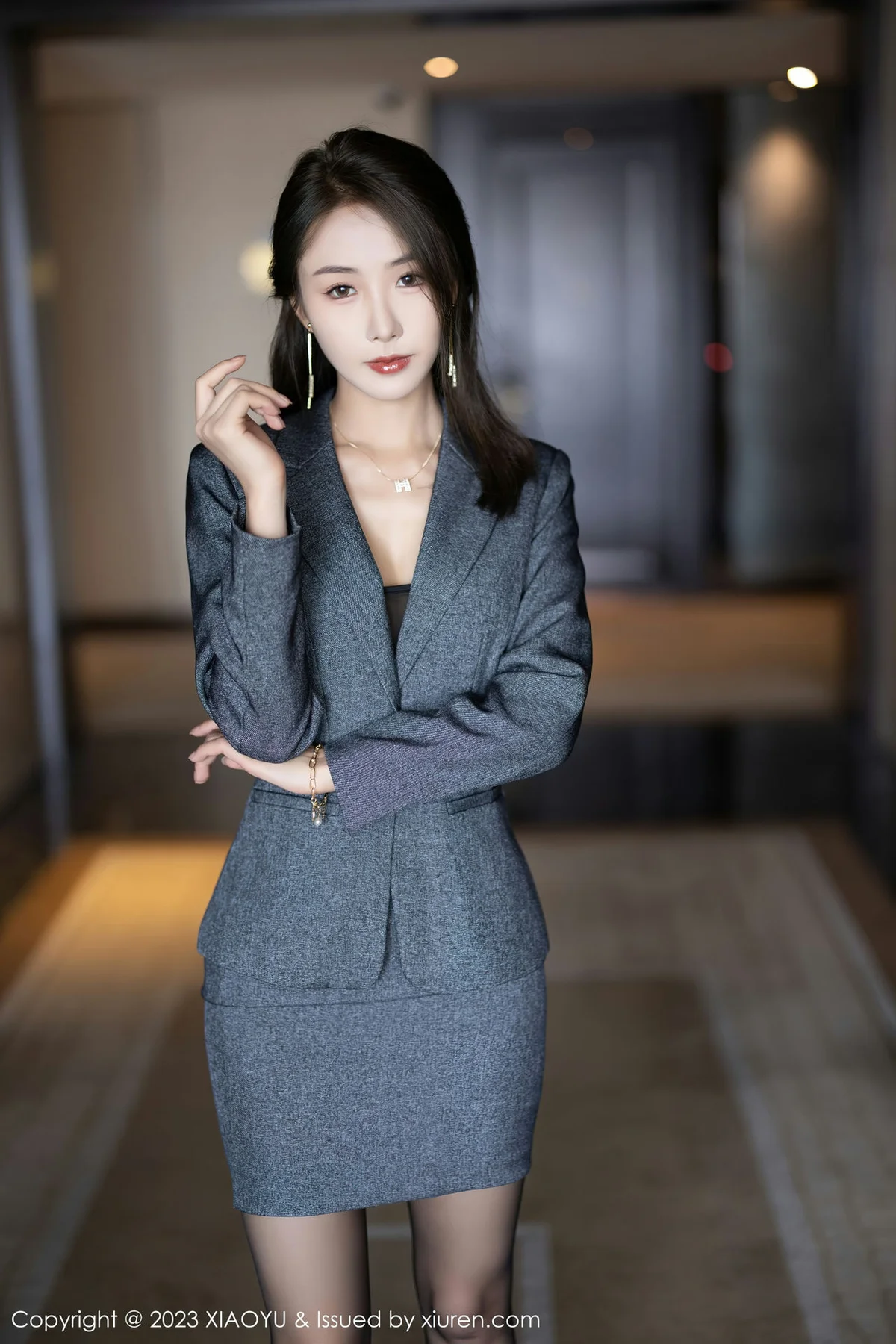 XIAOYU  语画界 Vol.1042  苏苏阿 魅惑黑丝性感写真1 - 2