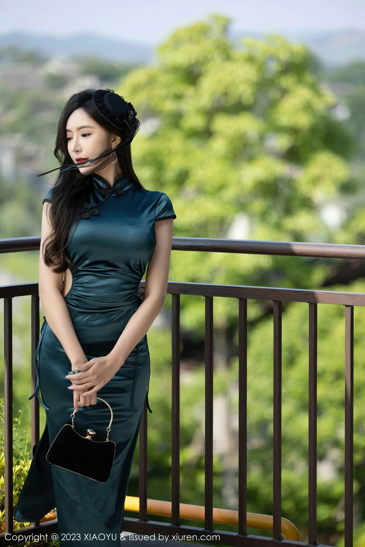 XIAOYU  语画界 Vol.1048  王馨瑶 暗绿色旗袍1 - 4