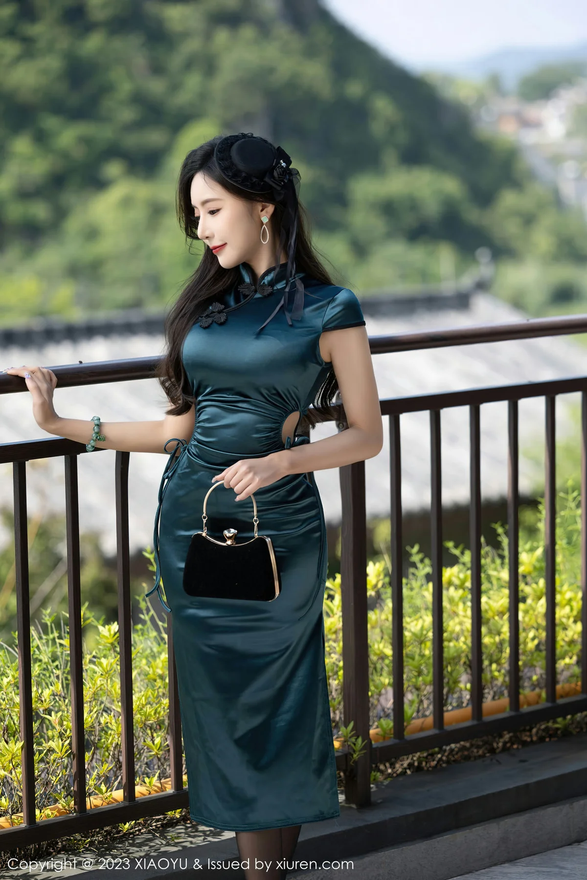 XIAOYU  语画界 Vol.1048  王馨瑶 暗绿色旗袍1 - 5