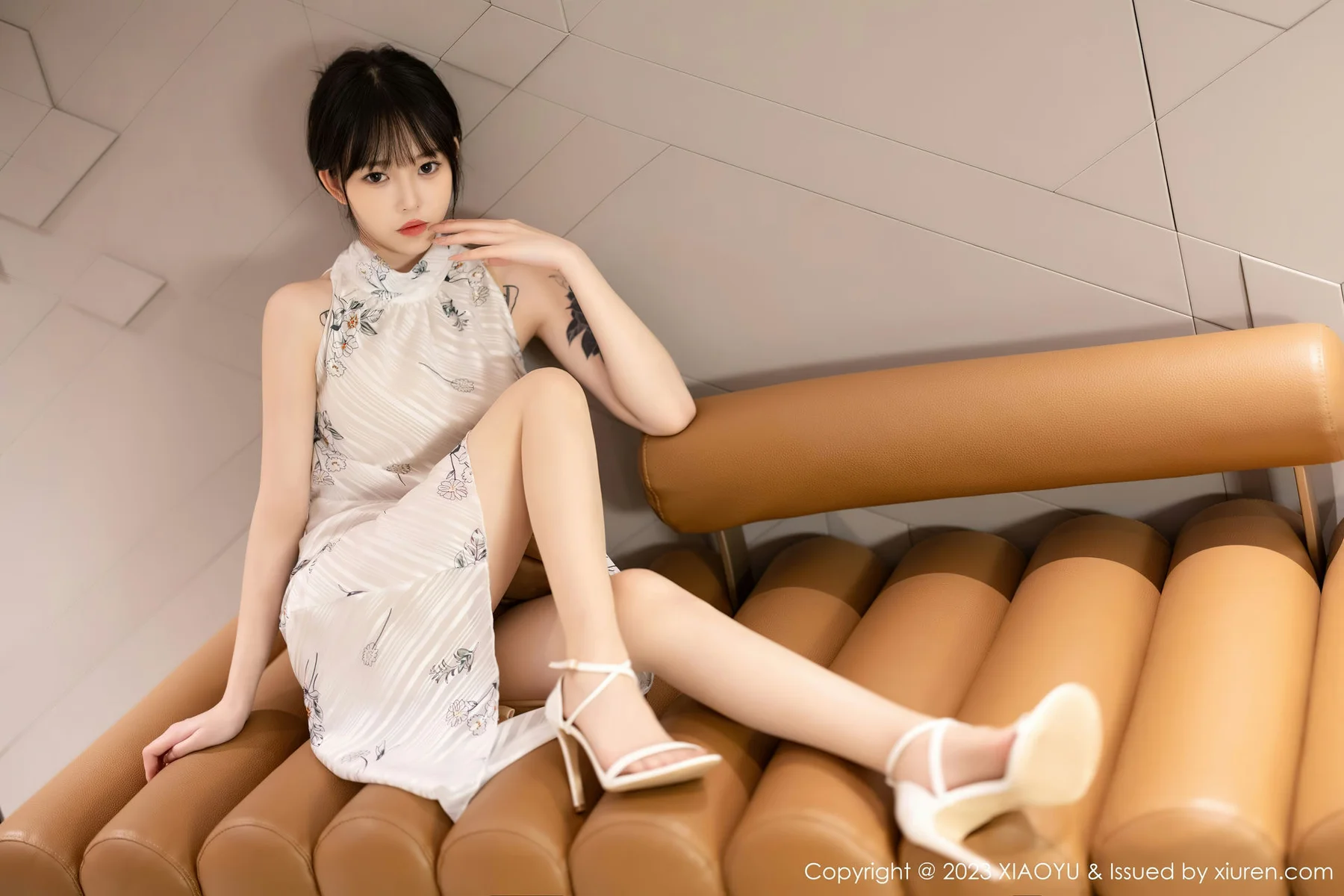 XIAOYU  语画  Vol.1118  奶瓶. 图案旗袍性感写真 - 10
