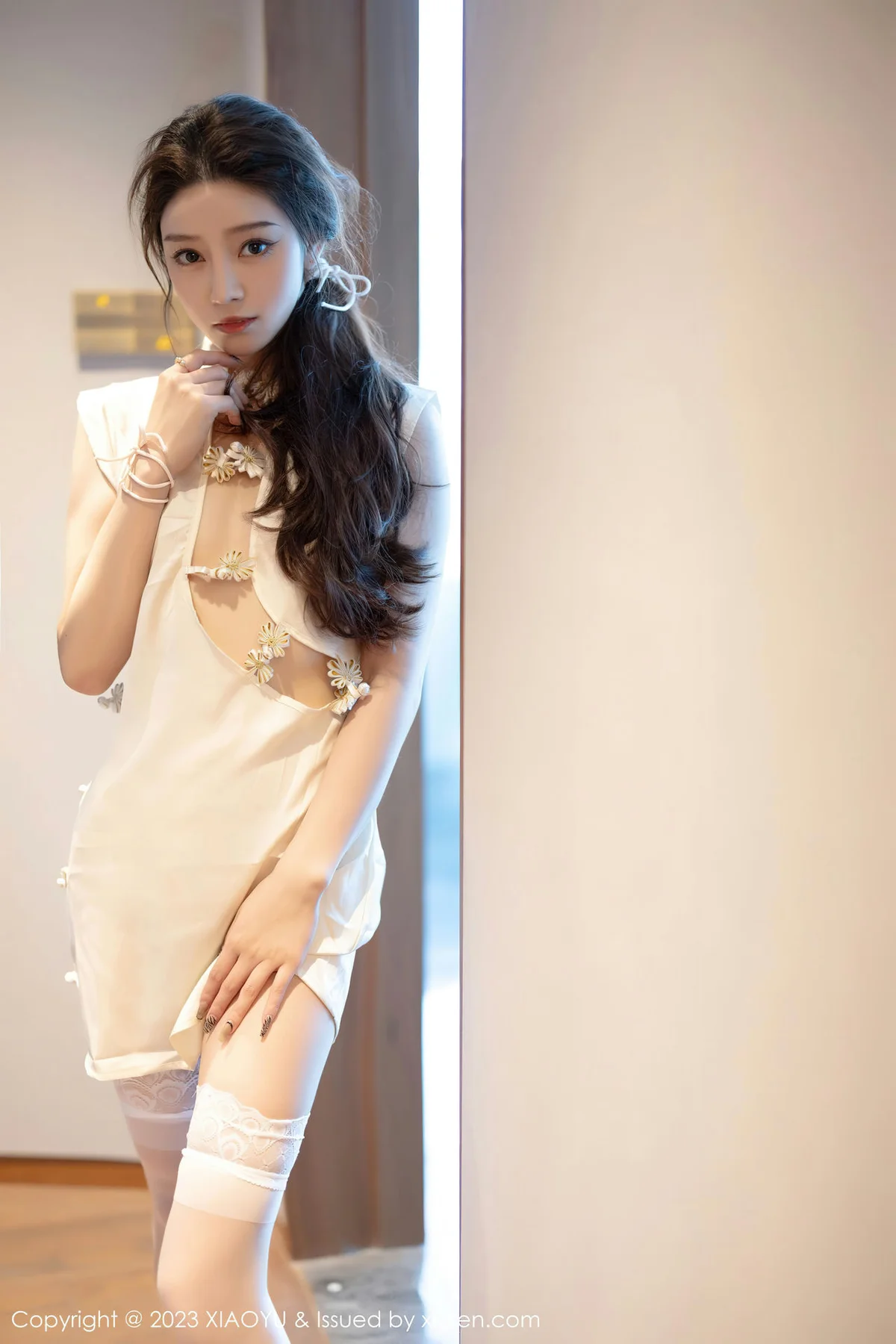 XIAOYU  语画  Vol.1152  苏曼兮 诱人白色丝袜性感写真2 - 1