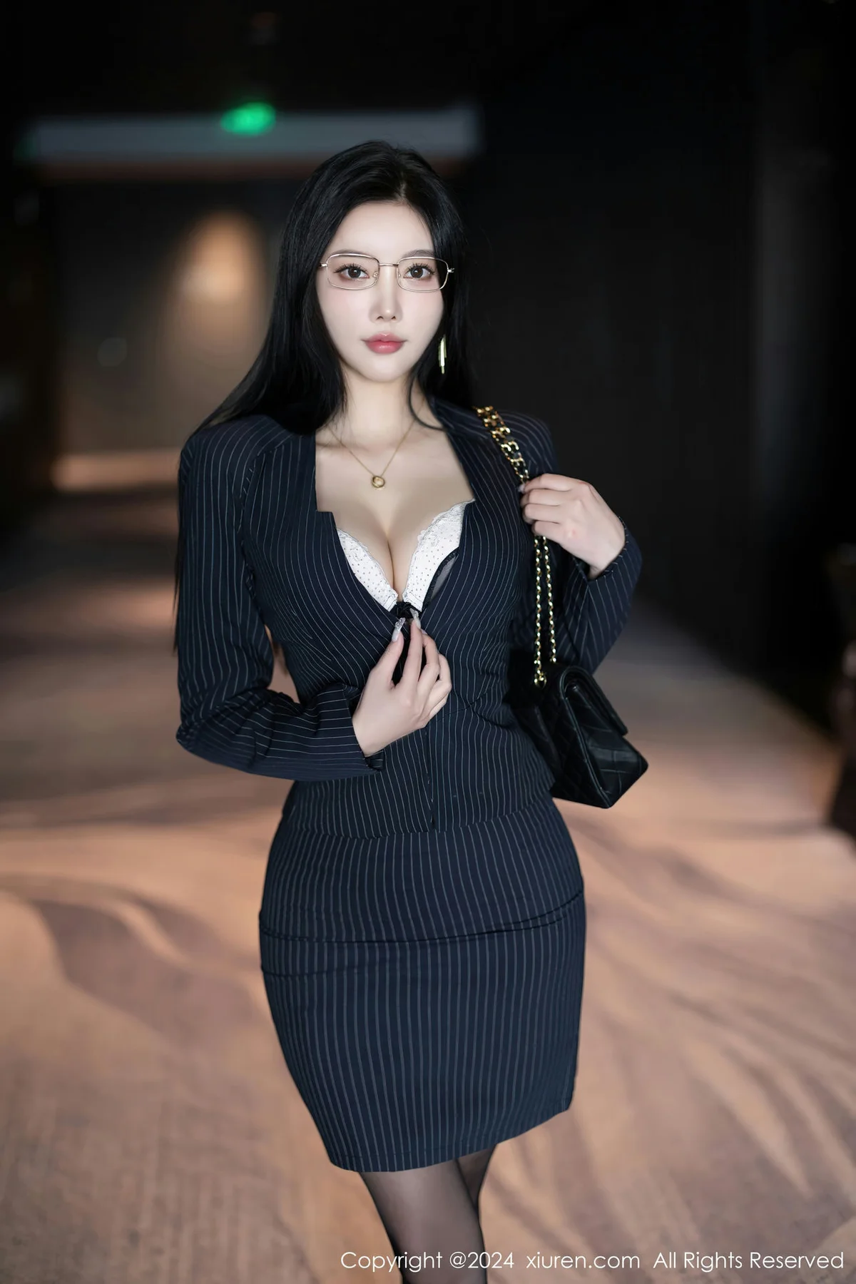 XIAOYU  语画  Vol.1188  杨晨晨Yome 黑色条纹西服海南旅拍11 - 2