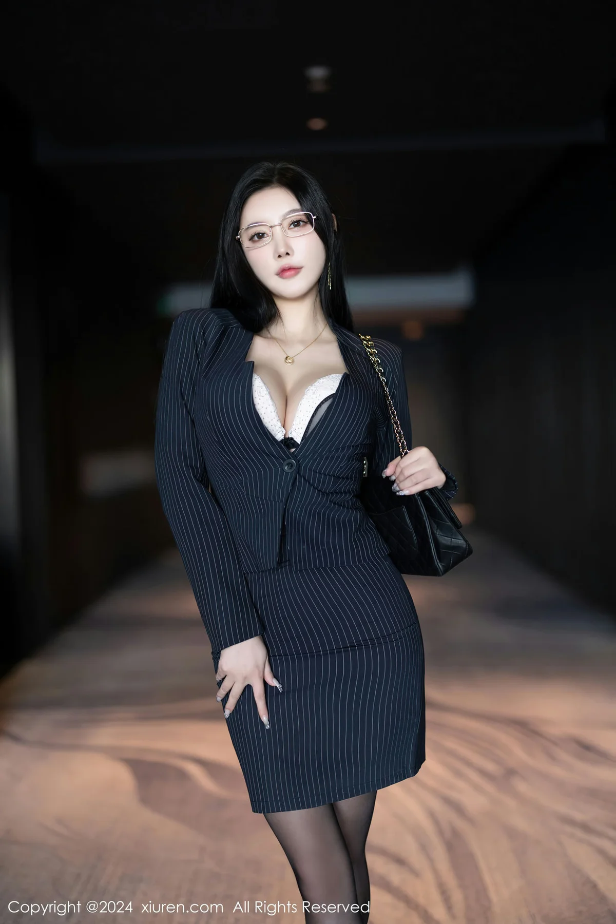 XIAOYU  语画  Vol.1188  杨晨晨Yome 黑色条纹西服海南旅拍11 - 3