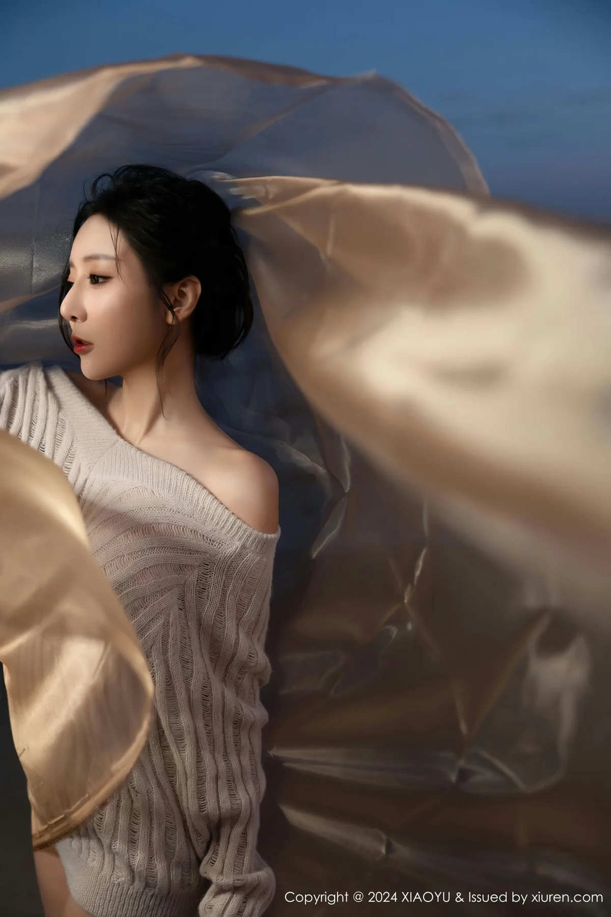 XIAOYU  语画  Vol.1200  王馨瑶yanni 诱人黑丝海南旅拍222 - 2