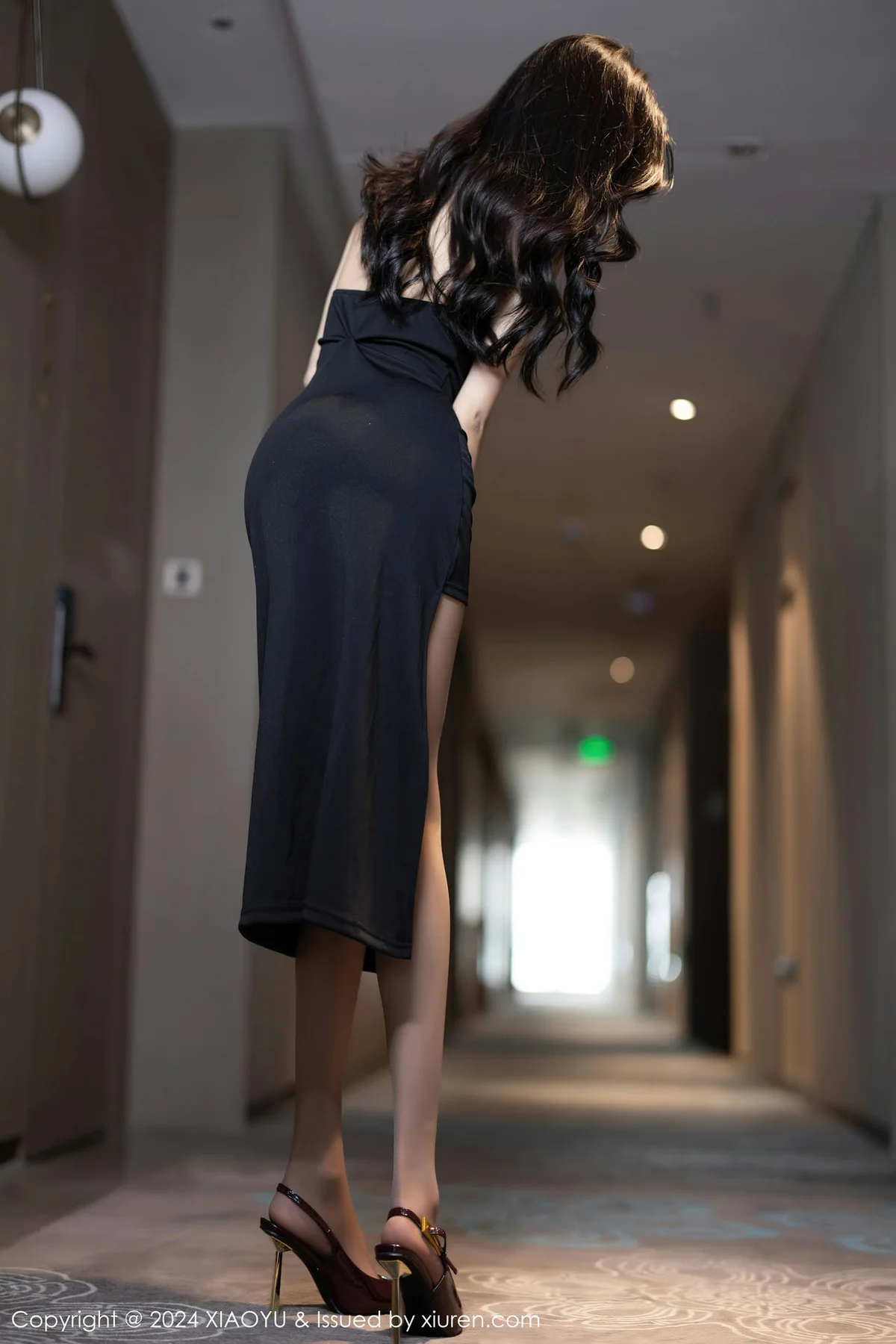 XIAOYU  语画  Vol.1212  程程程- 红色丝袜性感写真1 - 5