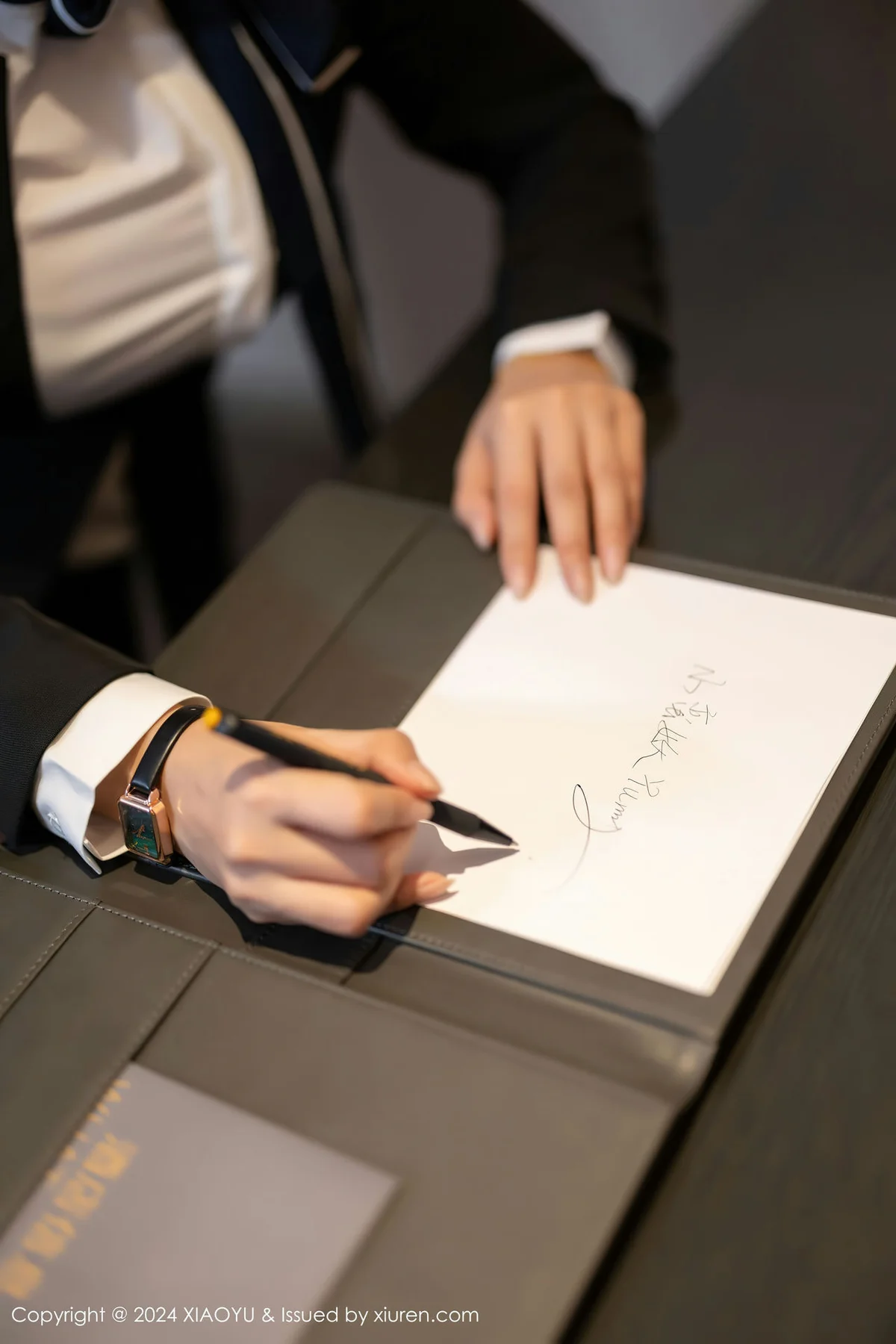 XIAOYU  语画  Vol.1217  小蛮妖Yummy 深色OL服饰海南旅拍3 - 2