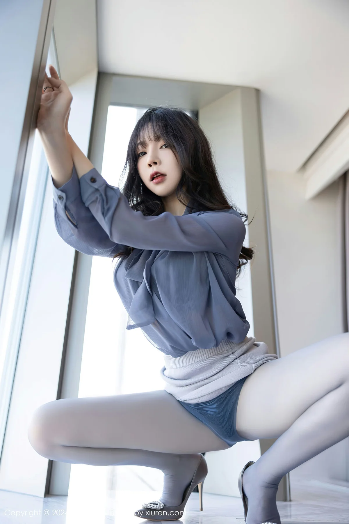 XIAOYU  语画  Vol.1219  徐莉芝Booty 蓝灰色丝袜哈尔滨旅拍1 - 8