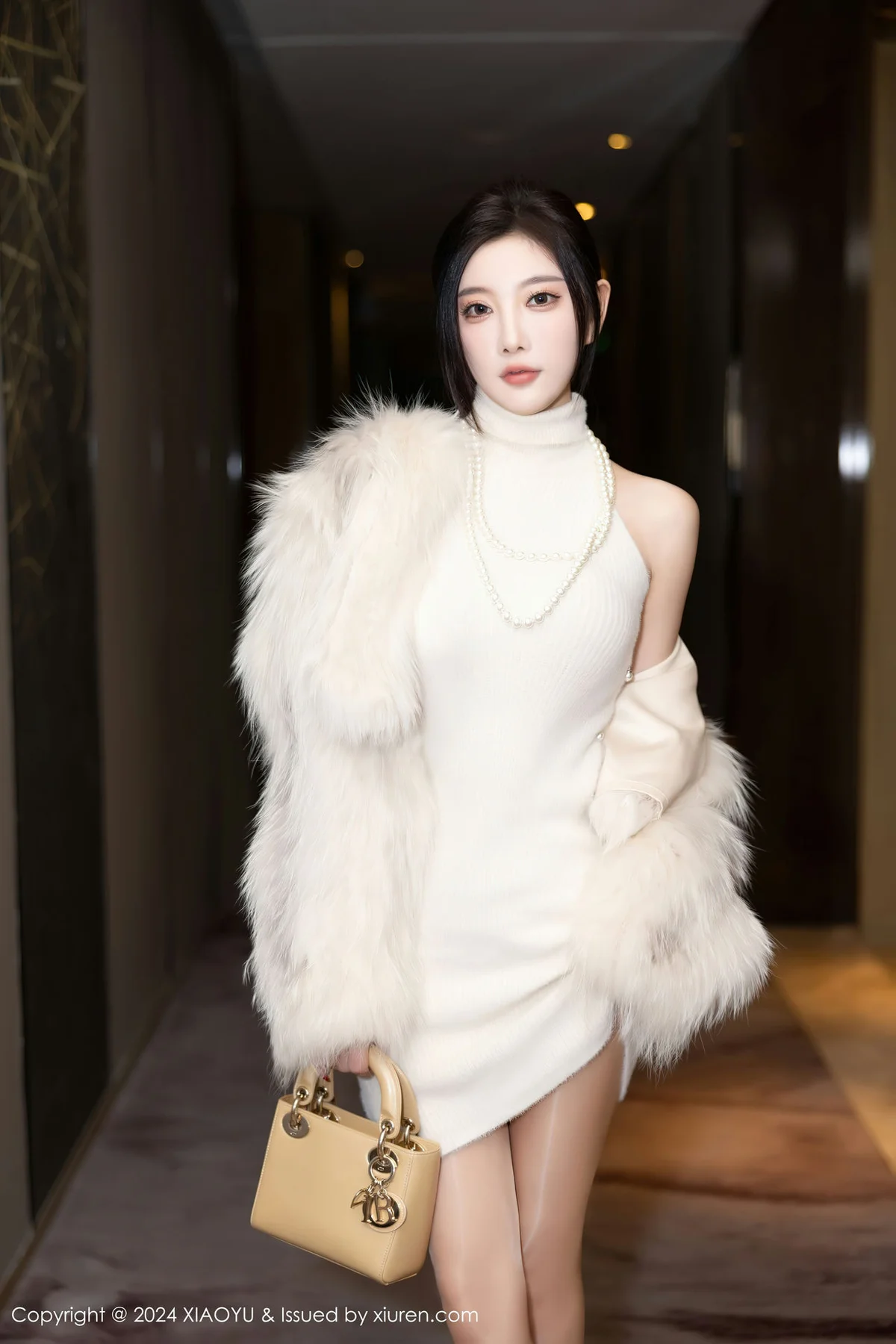 XIAOYU  语画  Vol.1220  杨晨晨Yome 露肩连衣短裙性感写真1 - 9