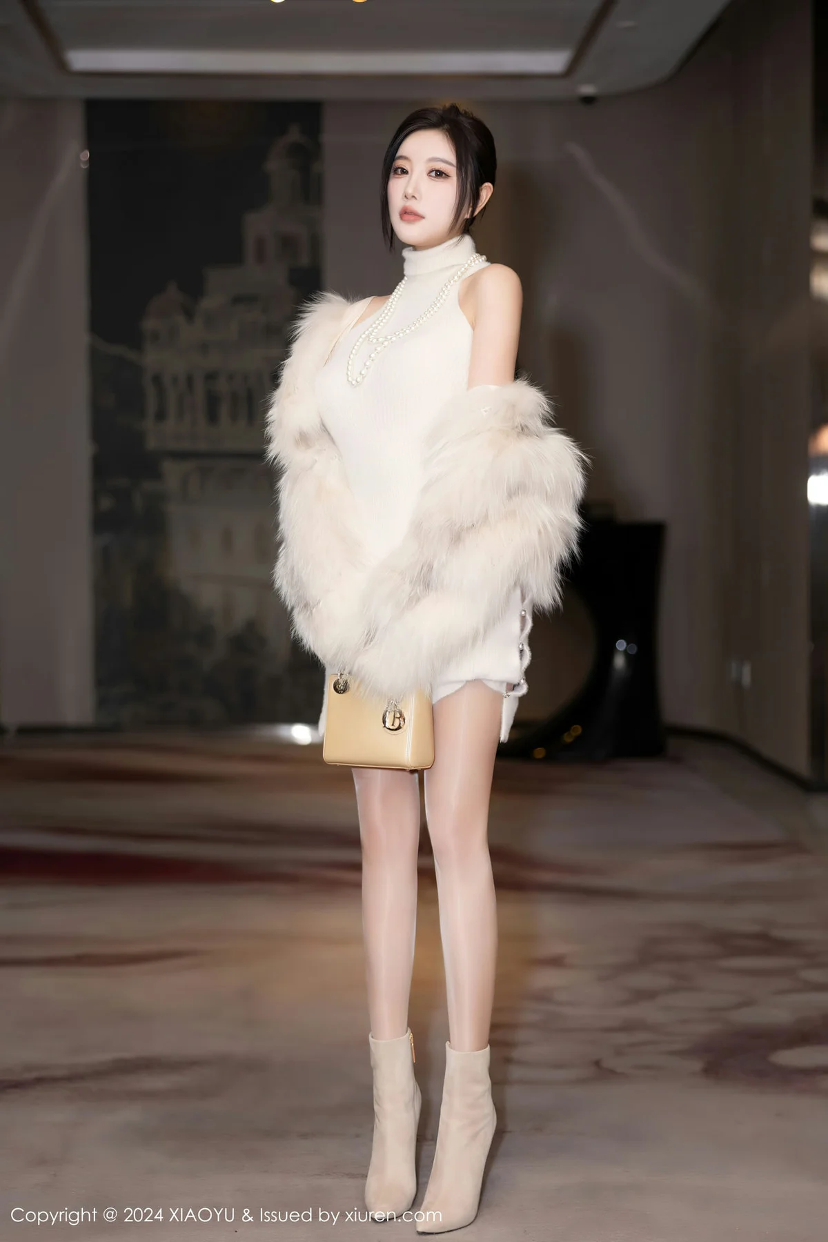 XIAOYU  语画  Vol.1220  杨晨晨Yome 露肩连衣短裙性感写真1 - 2