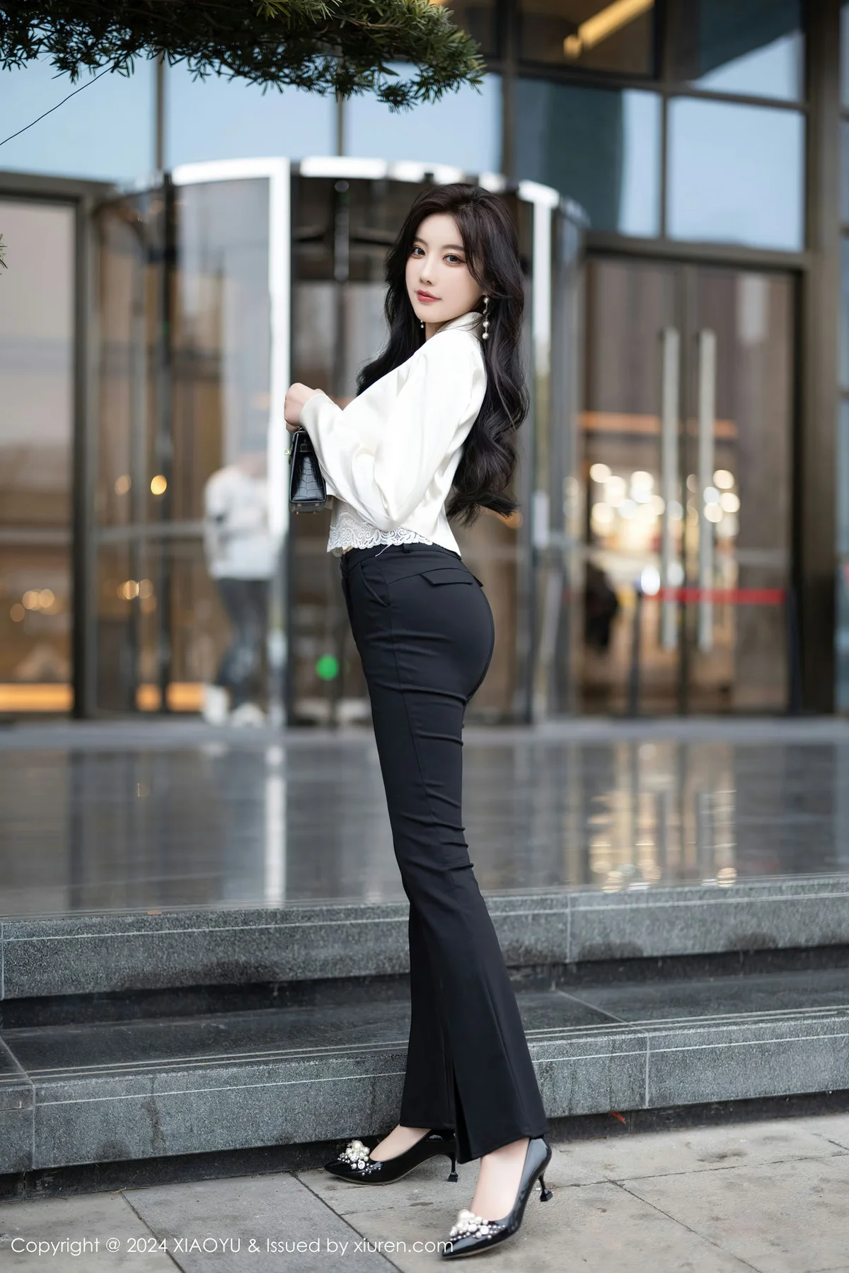 XIAOYU  语画  Vol.1233 杨晨晨Yome 魅惑黑丝哈尔滨旅拍1 - 5