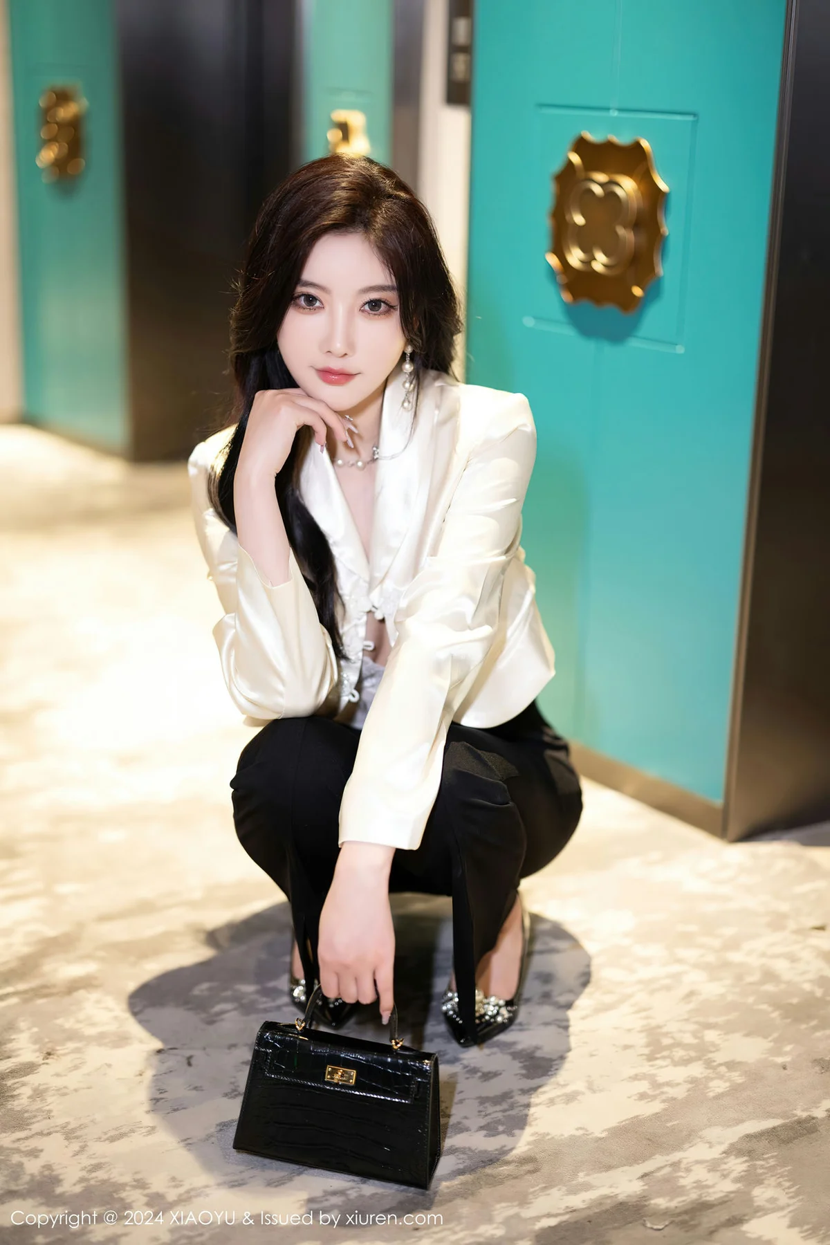 XIAOYU  语画  Vol.1233 杨晨晨Yome 魅惑黑丝哈尔滨旅拍1 - 7