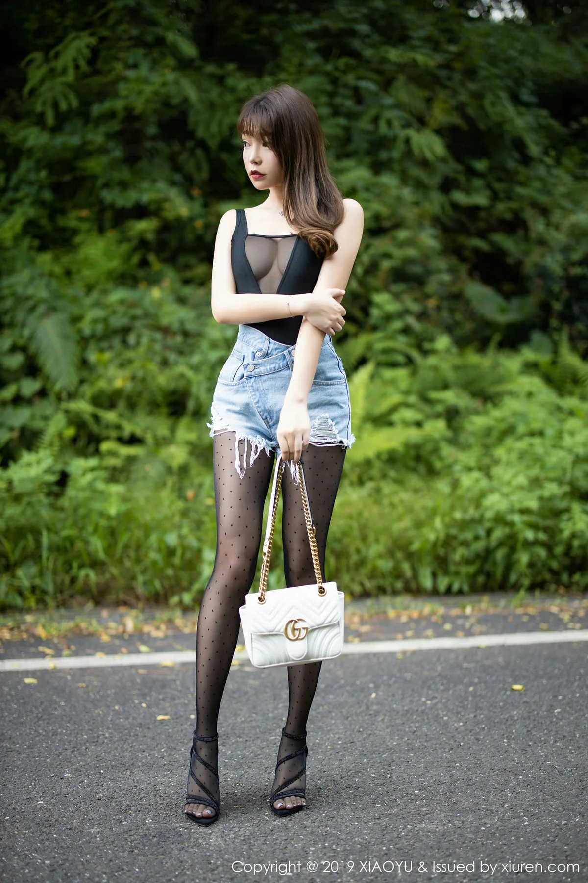 XIAOYU  语画界 Vol.156 车模黑丝 芝芝Booty性感外拍写真 - 5