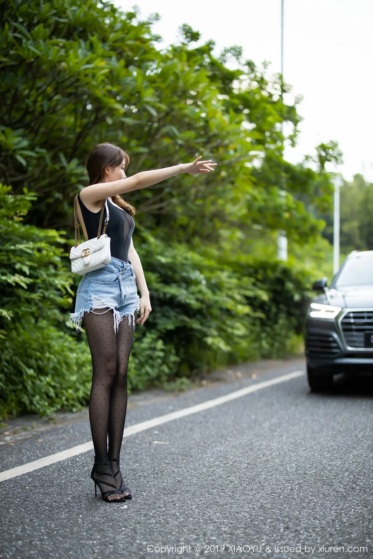 XIAOYU  语画界 Vol.156 车模黑丝 芝芝Booty性感外拍写真 - 2