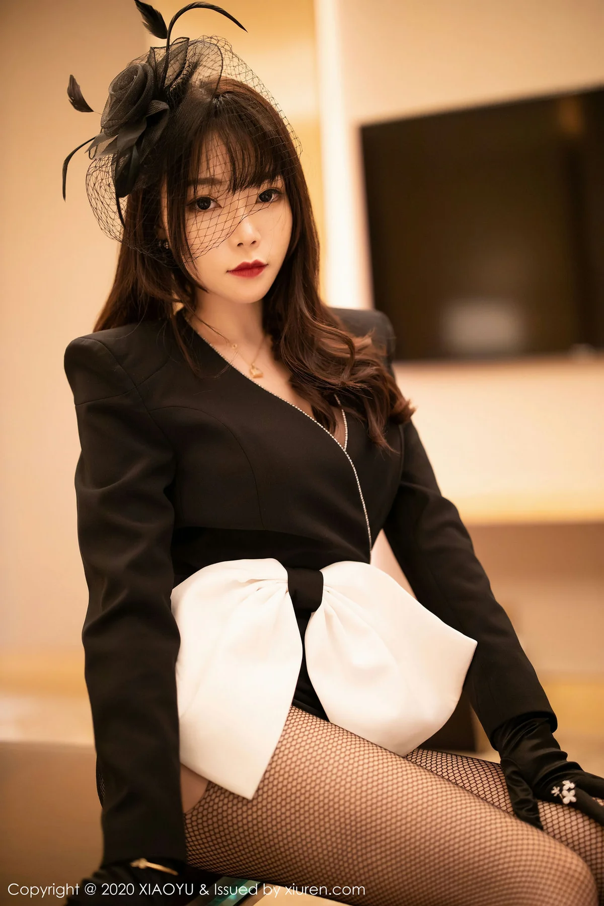 XIAOYU  语画界 Vol.239 典雅制服与魅惑网袜 芝芝Booty 澳门心愿旅拍写真 - 8