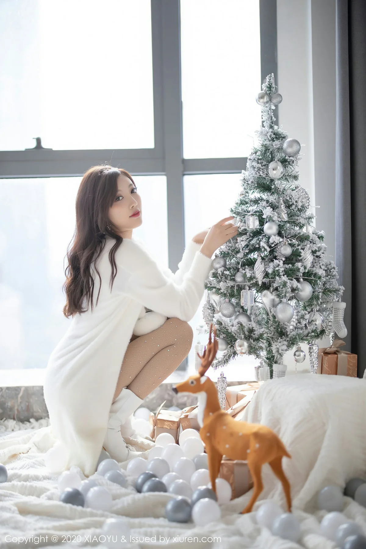 XIAOYU  语画界 Vol.437 性感白丝圣诞 杨晨晨 - 9
