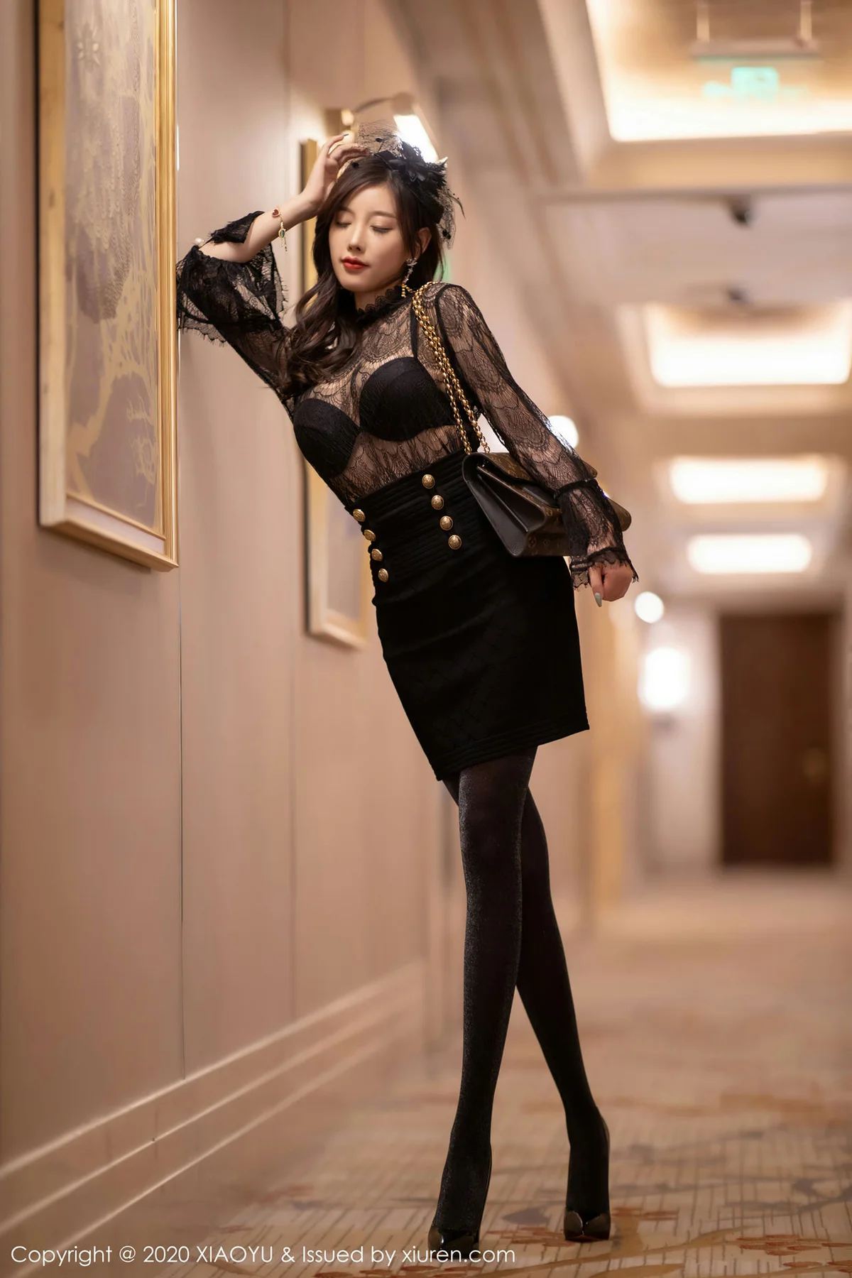 XIAOYU  语画界 Vol.442 美臀黑丝 杨晨晨  成都旅拍 - 1