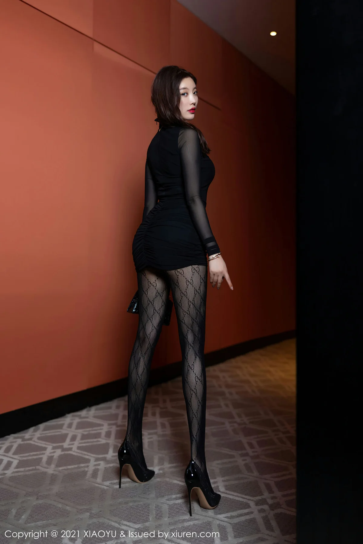 XIAOYU  语画界 Vol.548 暗黑妩媚 杨晨晨sugar 魅惑写真1 - 4