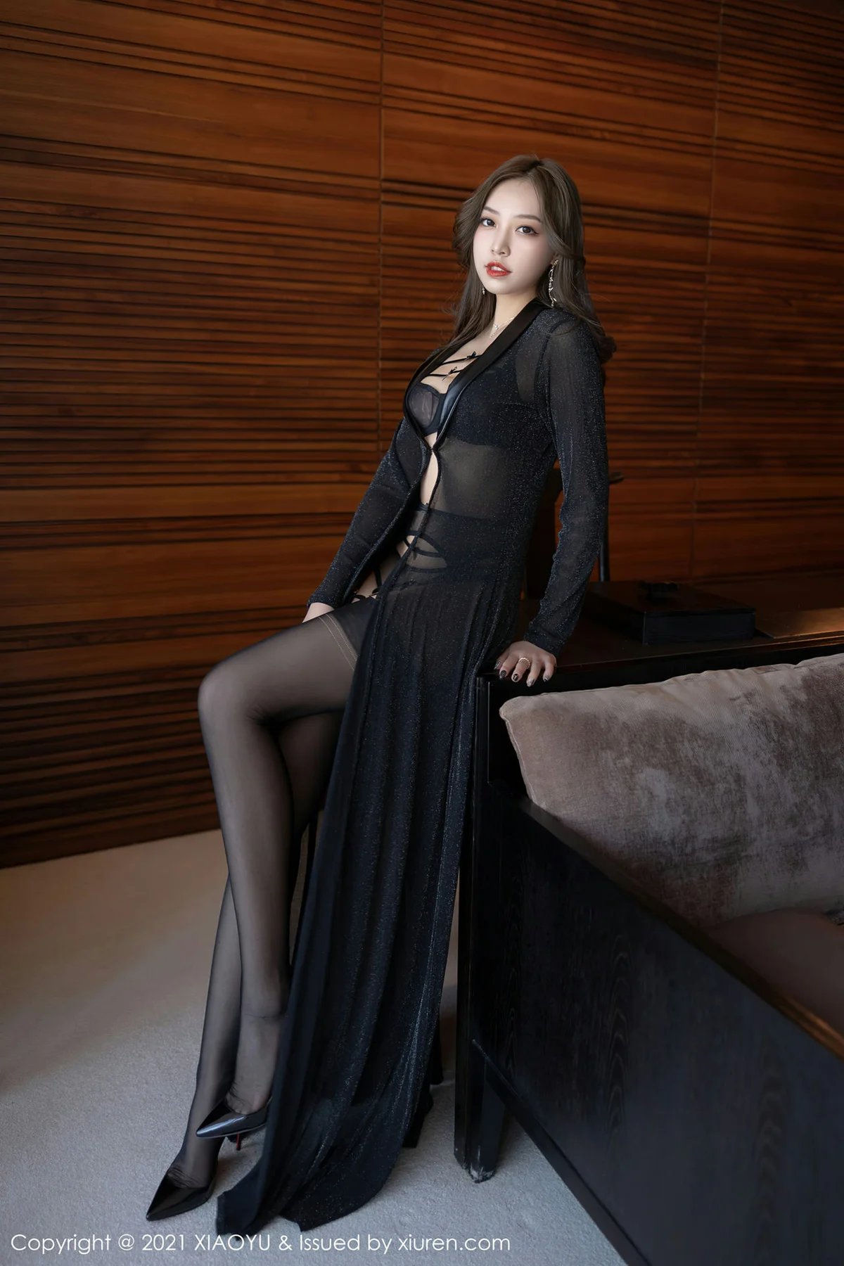 XIAOYU  语画界 Vol.549 黑色吊袜 郑颖姗 青岛旅拍写真 - 2