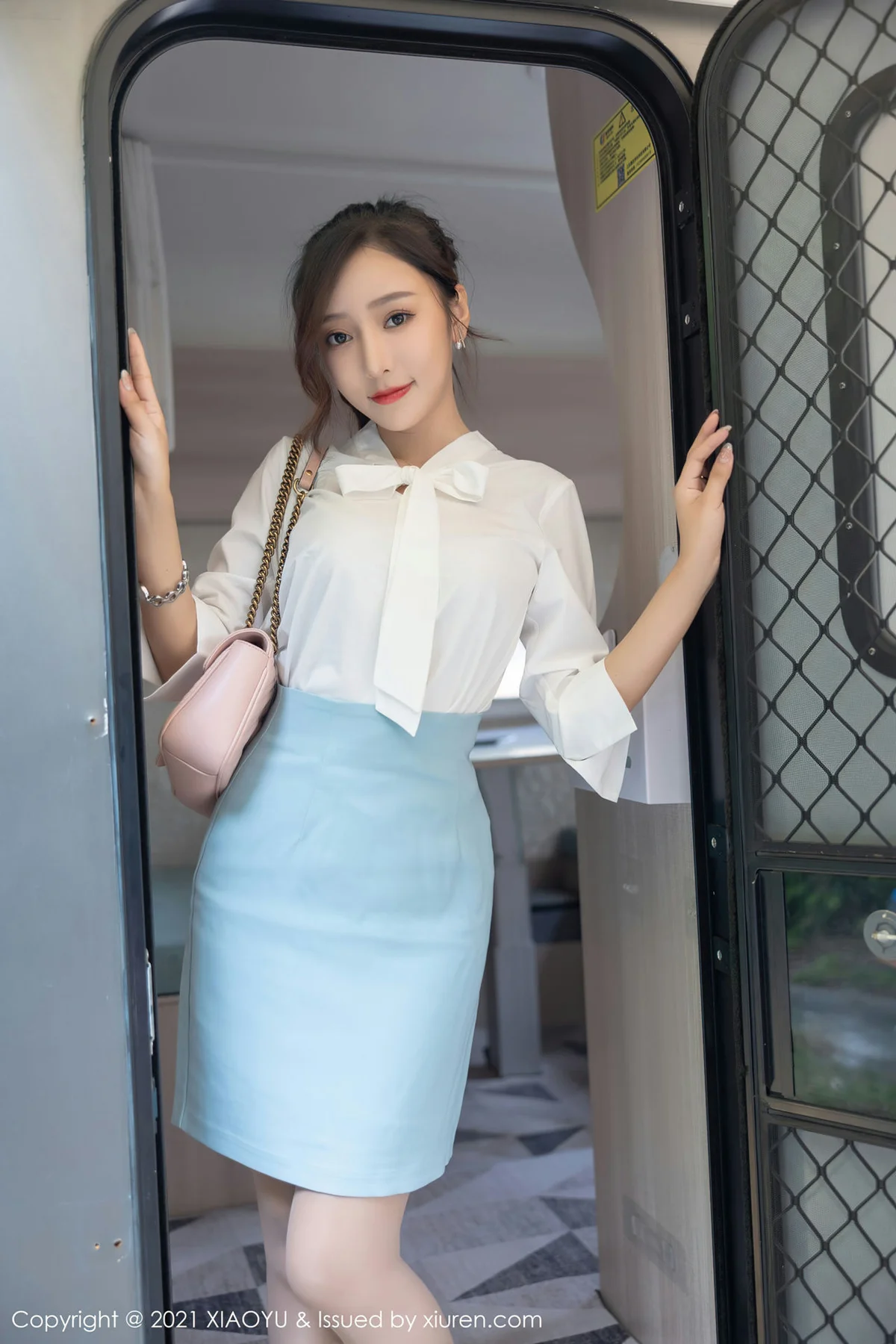 XIAOYU  语画界 Vol.635 房车之旅 王馨瑶yanni 性感写真11 - 4