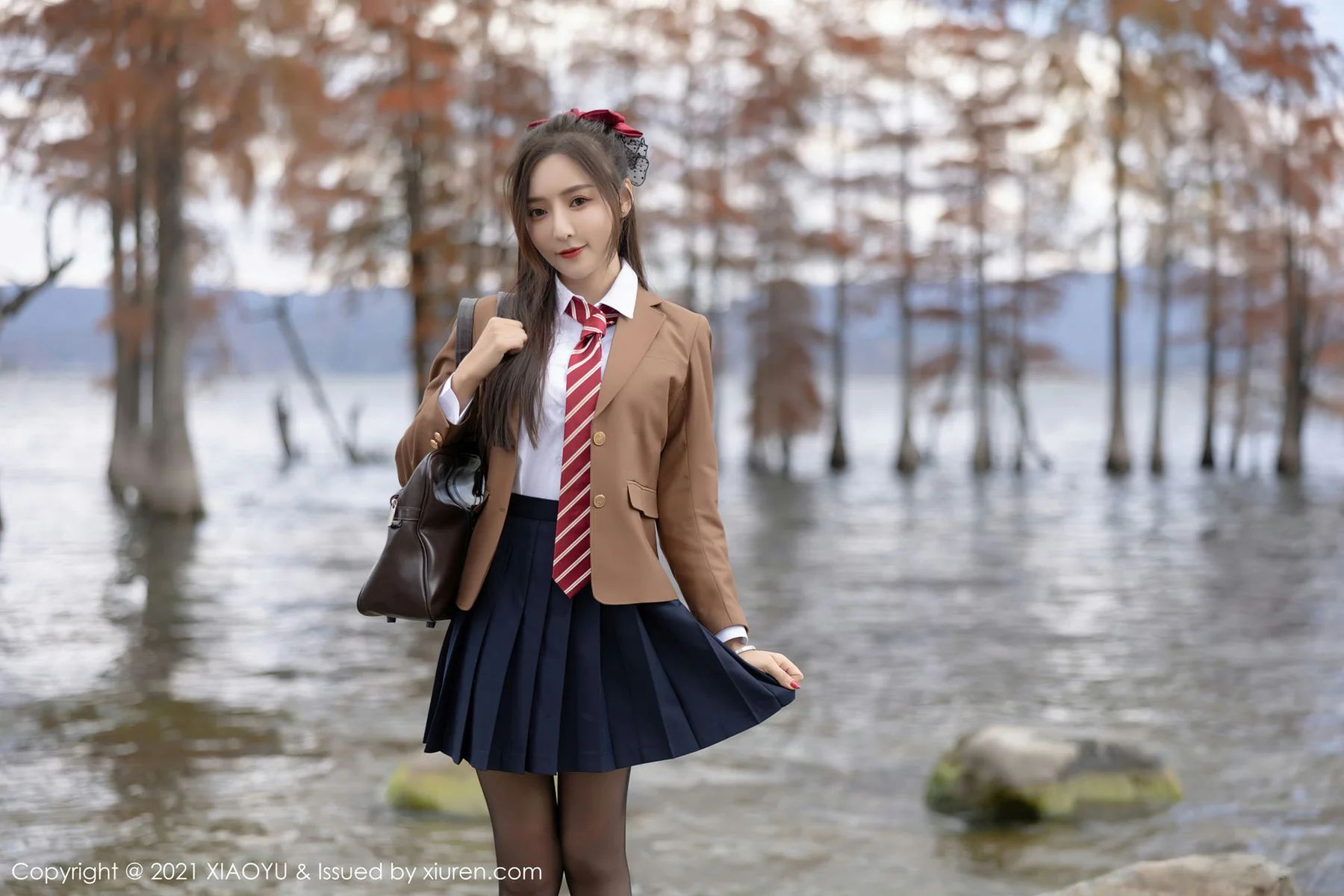 XIAOYU  语画界 Vol.685 jk制服 王馨瑶yanni 黑丝写真1 - 2