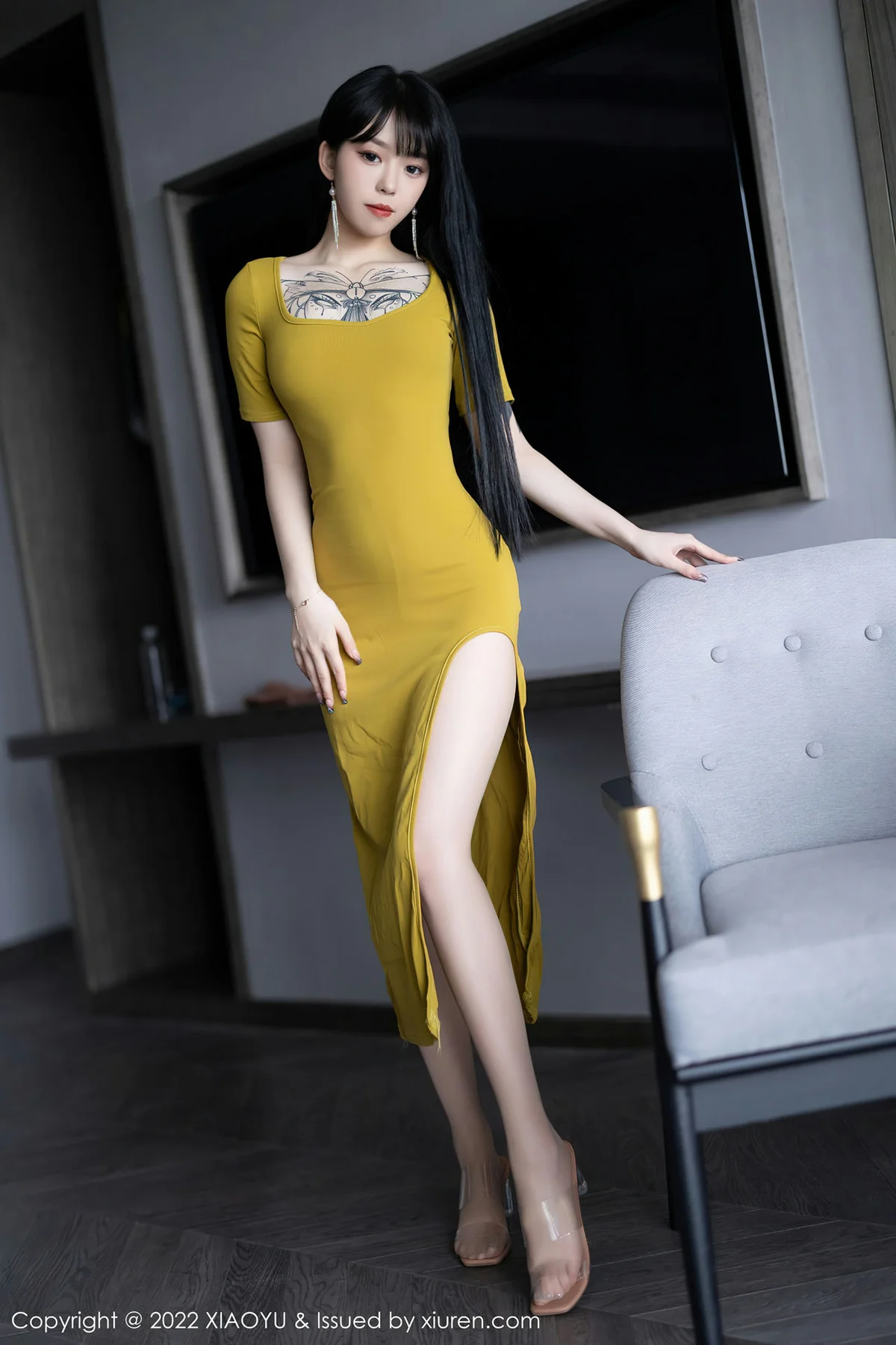 XIAOYU  语画界 Vol.829  白色丝袜 奶瓶. 性感写真1 - 4