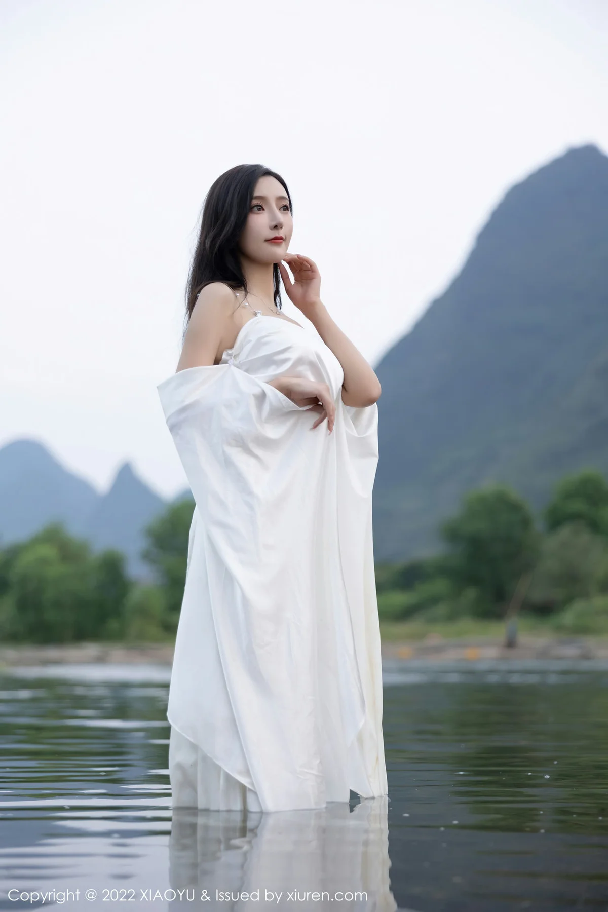 XIAOYU  语画界 Vol.884  王馨瑶yanni 蕾丝内衣户外场景杭州旅拍1 - 5