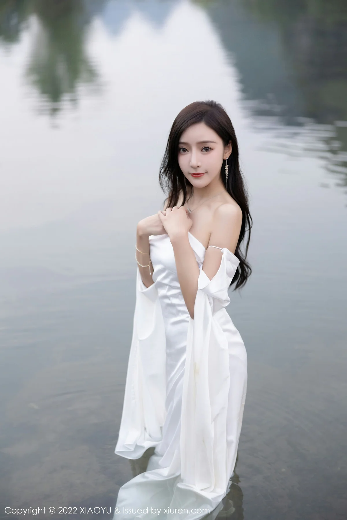 XIAOYU  语画界 Vol.884  王馨瑶yanni 蕾丝内衣户外场景杭州旅拍1 - 8