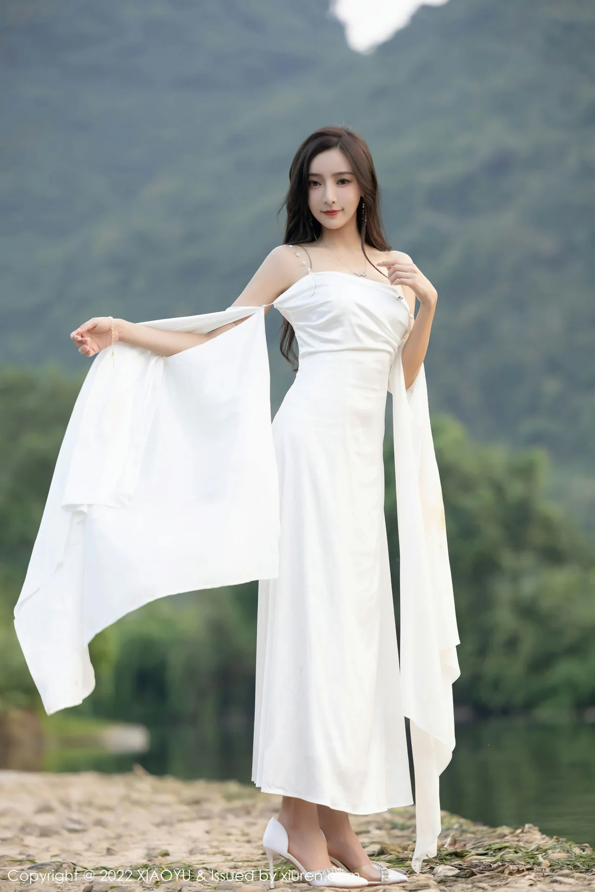 XIAOYU  语画界 Vol.884  王馨瑶yanni 蕾丝内衣户外场景杭州旅拍1 - 1