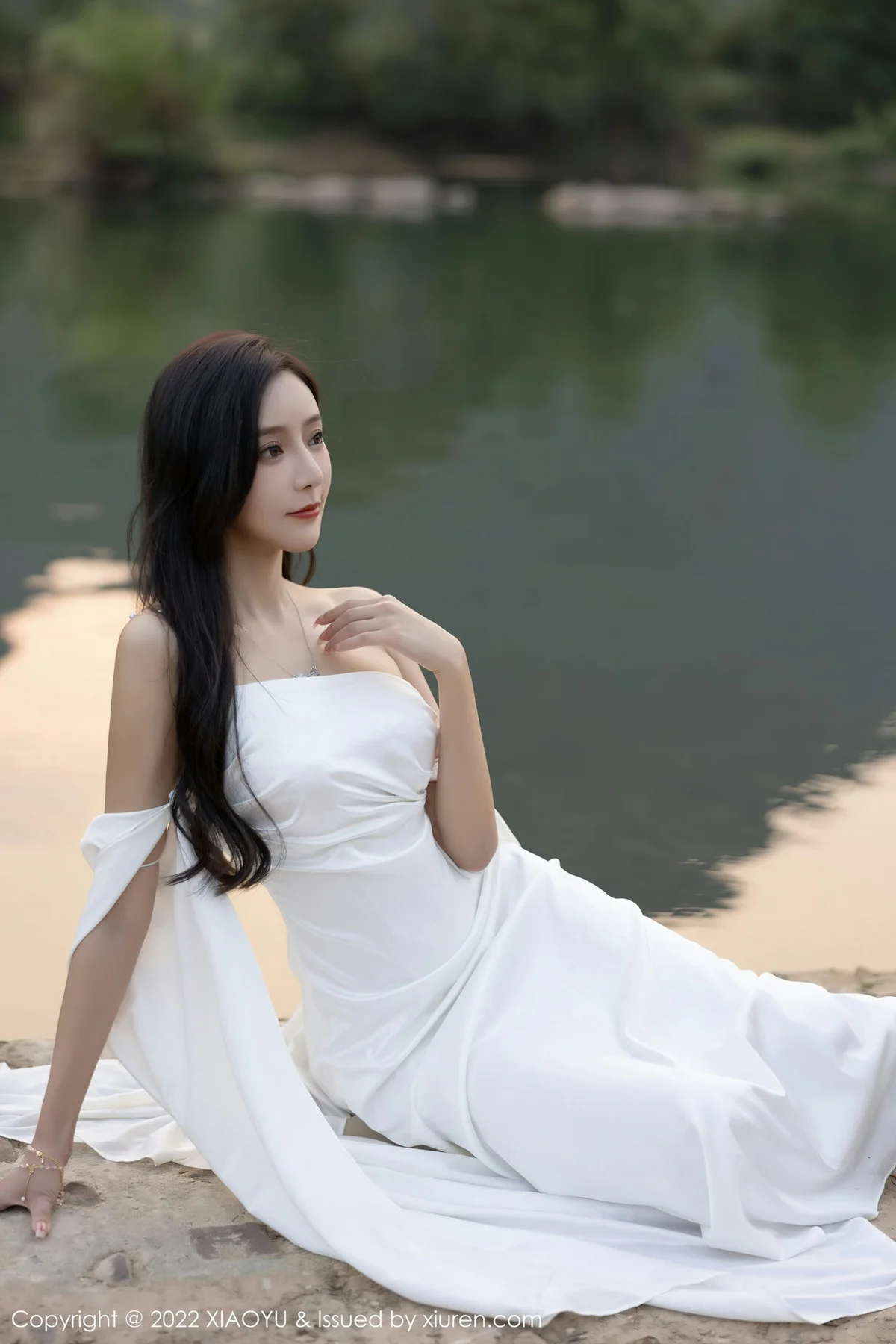 XIAOYU  语画界 Vol.884  王馨瑶yanni 蕾丝内衣户外场景杭州旅拍1 - 5