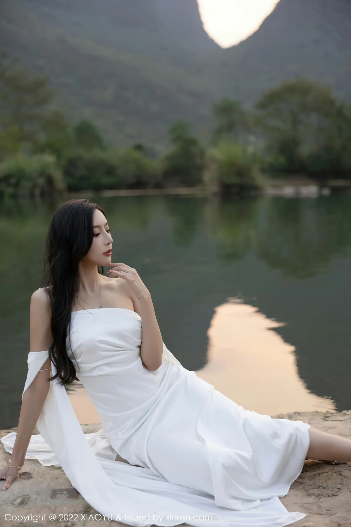 XIAOYU  语画界 Vol.884  王馨瑶yanni 蕾丝内衣户外场景杭州旅拍1 - 6