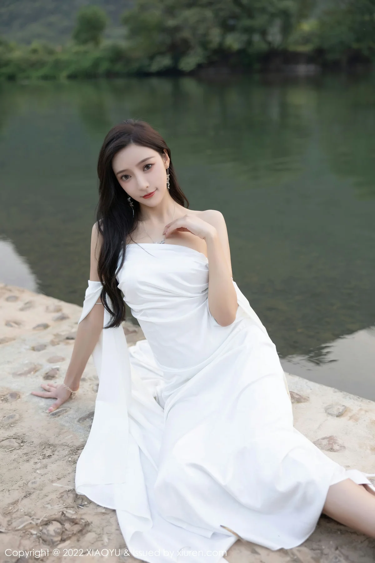 XIAOYU  语画界 Vol.884  王馨瑶yanni 蕾丝内衣户外场景杭州旅拍1 - 8