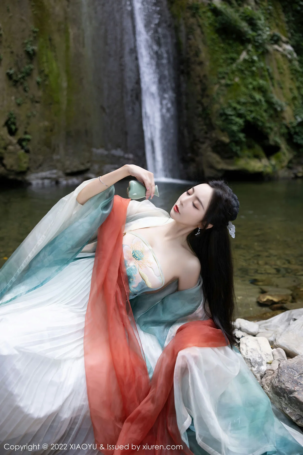 XIAOYU  语画界 Vol.889  王馨瑶yanni 浅色古装户外场景杭州旅拍写真11 - 5