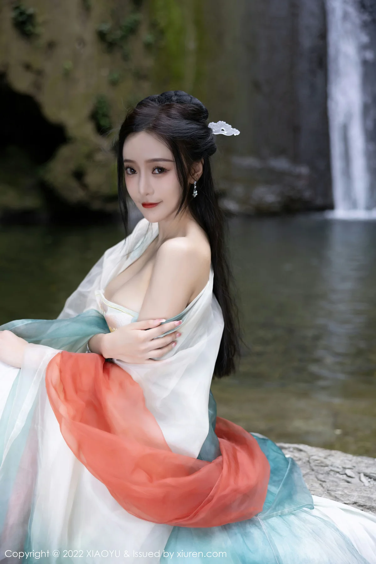 XIAOYU  语画界 Vol.889  王馨瑶yanni 浅色古装户外场景杭州旅拍写真11 - 1