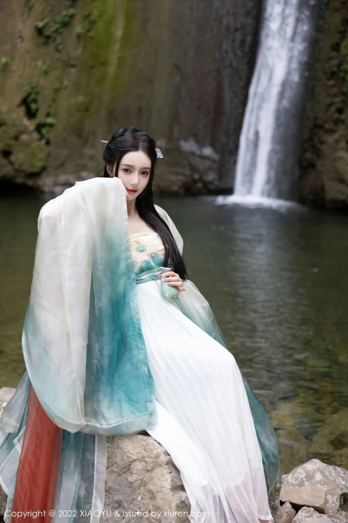 XIAOYU  语画界 Vol.889  王馨瑶yanni 浅色古装户外场景杭州旅拍写真11 - 8