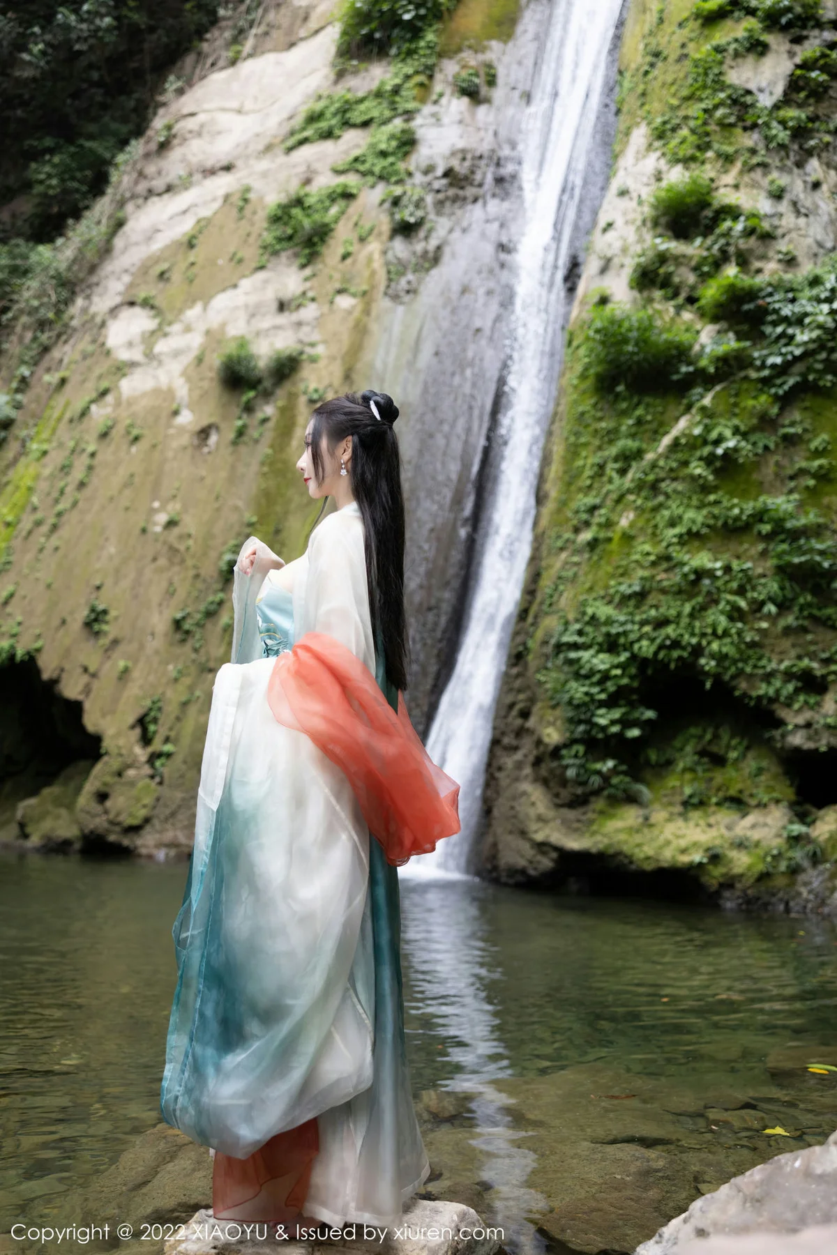 XIAOYU  语画界 Vol.889  王馨瑶yanni 浅色古装户外场景杭州旅拍写真11 - 10